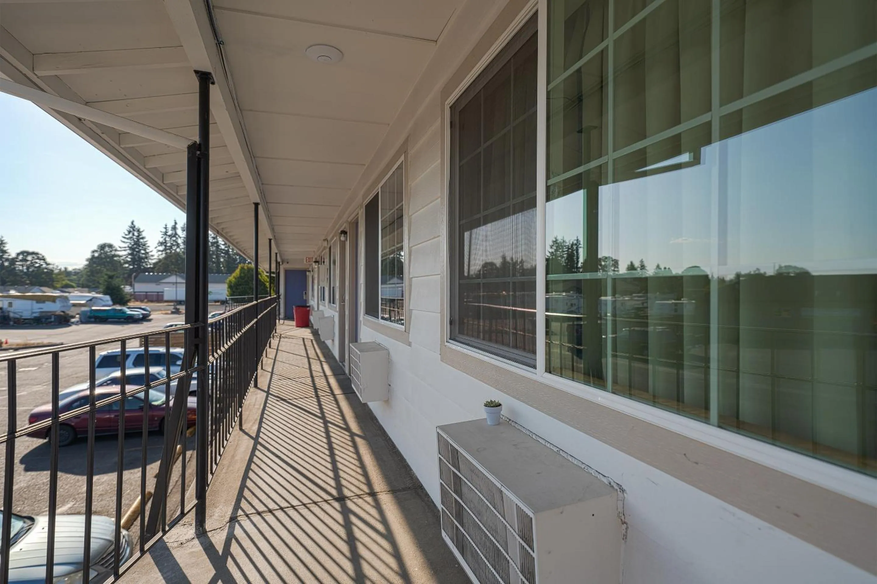 Balcony/Terrace in OYO Hotel St Helens OR
