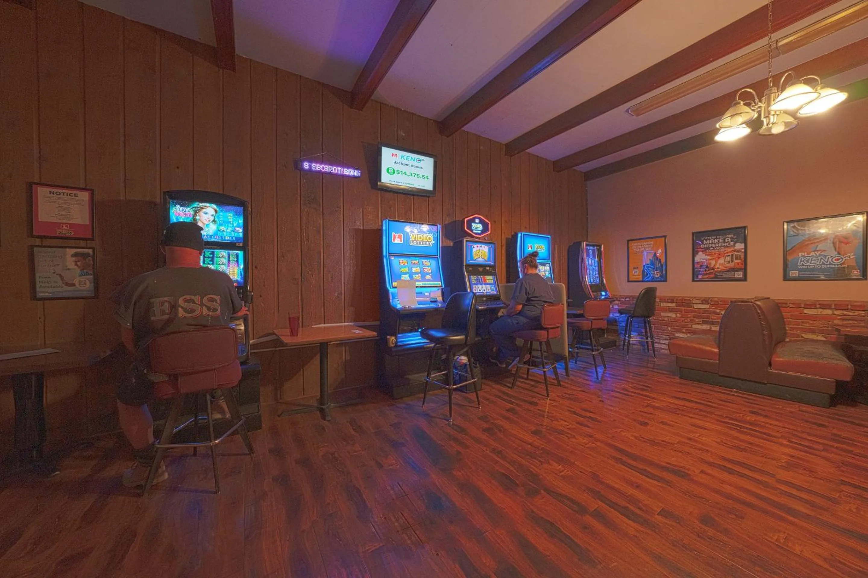 Entertainment in OYO Hotel St Helens OR