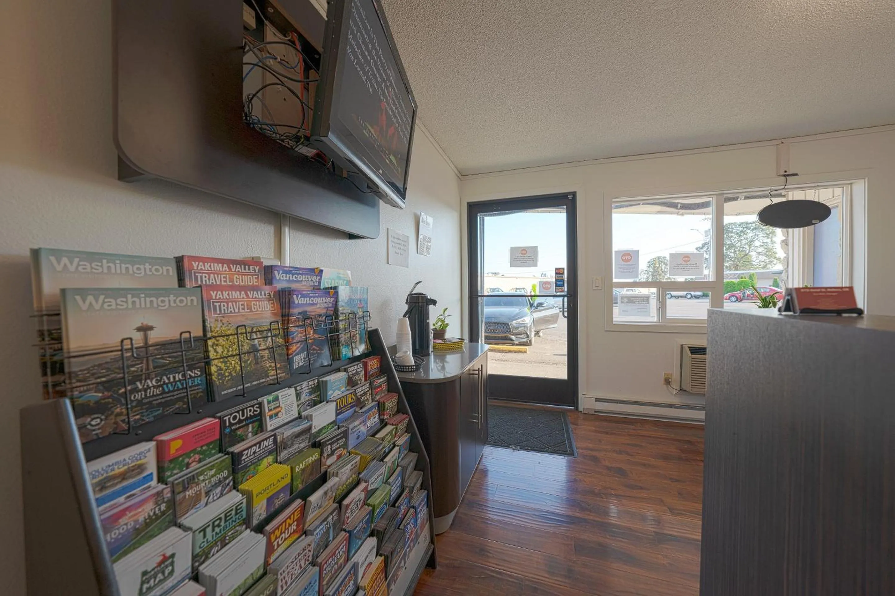 Lobby or reception in OYO Hotel St Helens OR