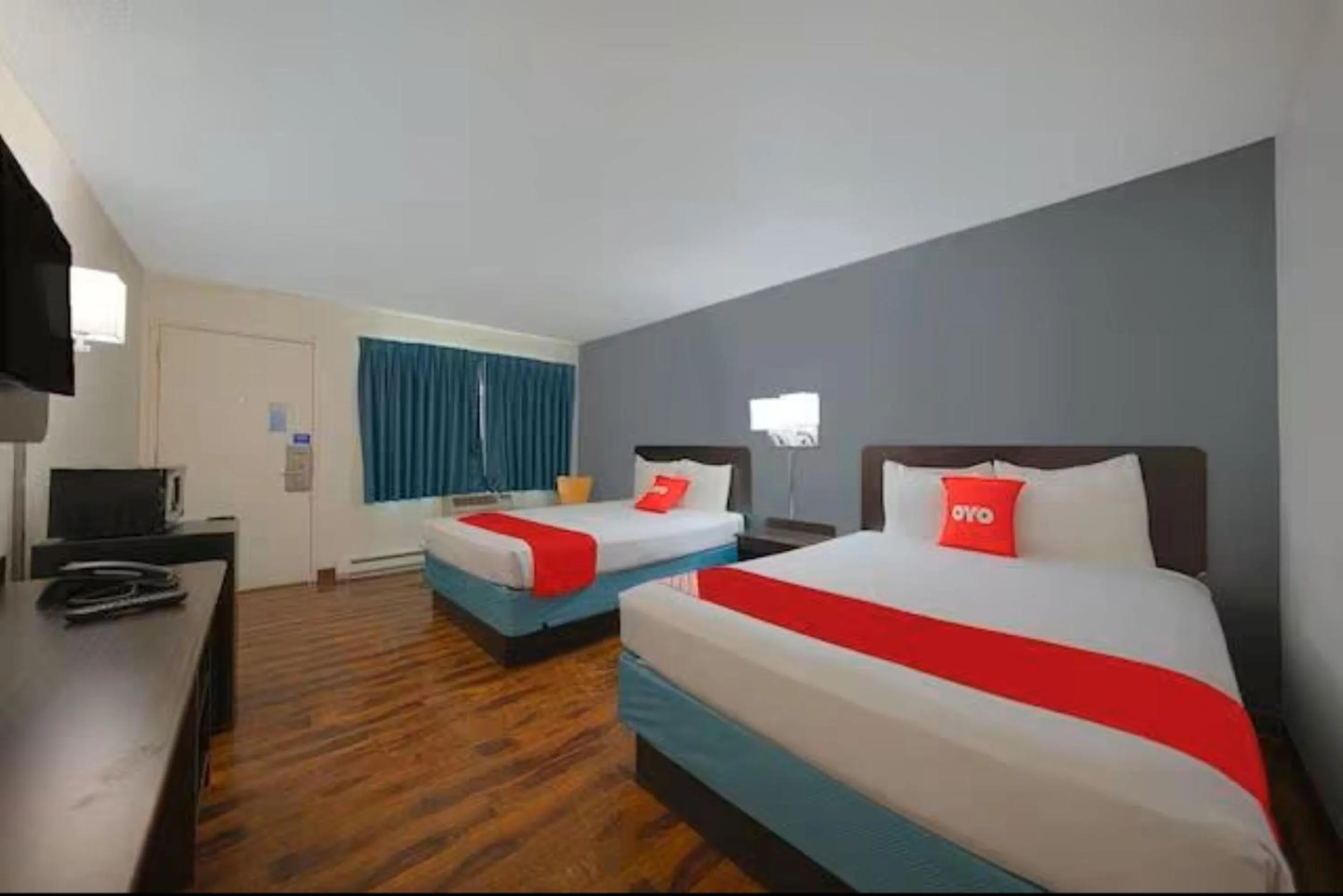 Bedroom, Bed in OYO Hotel St Helens OR