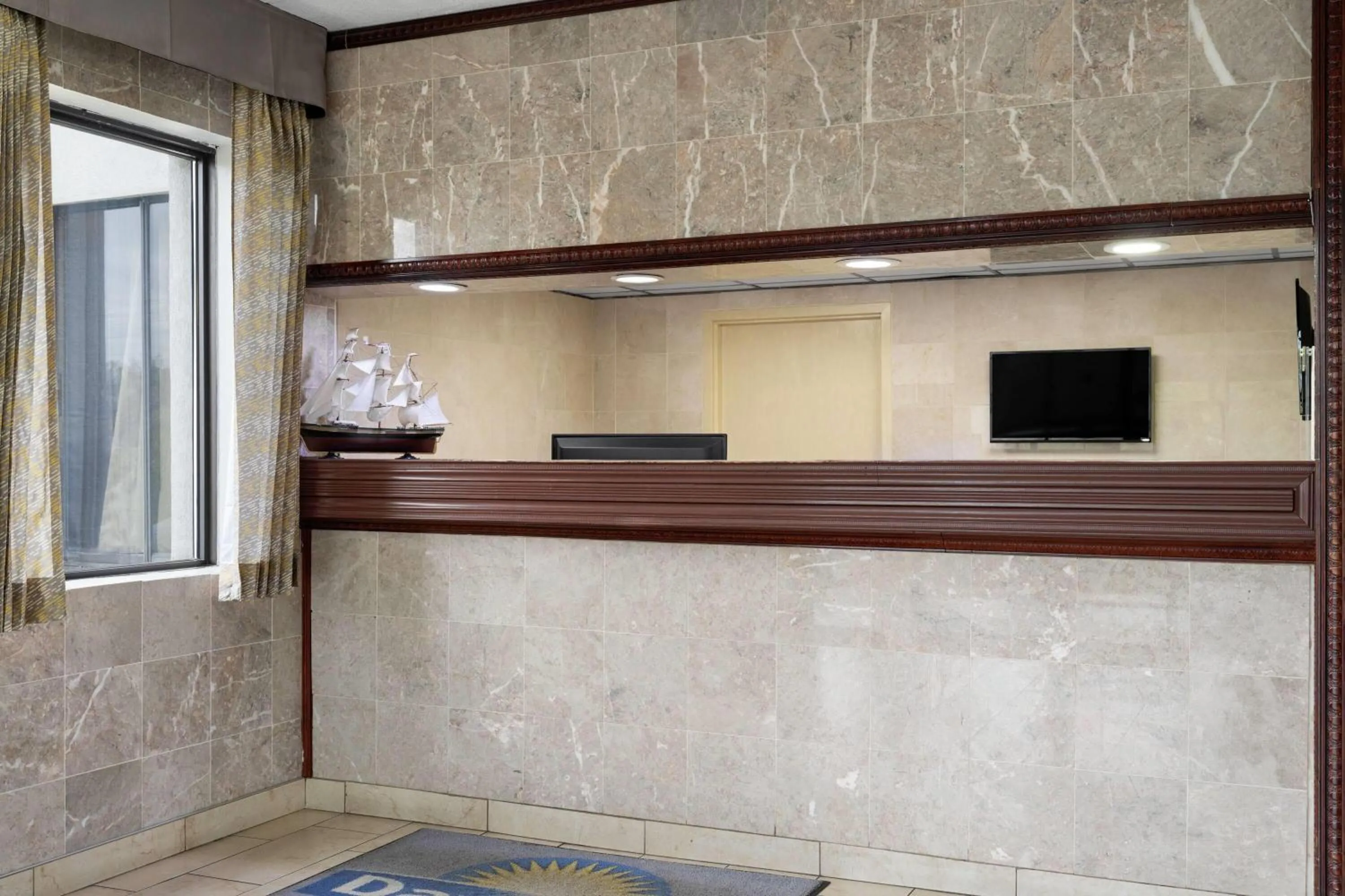 Lobby or reception in Days Inn by Wyndham Hagerstown I-70