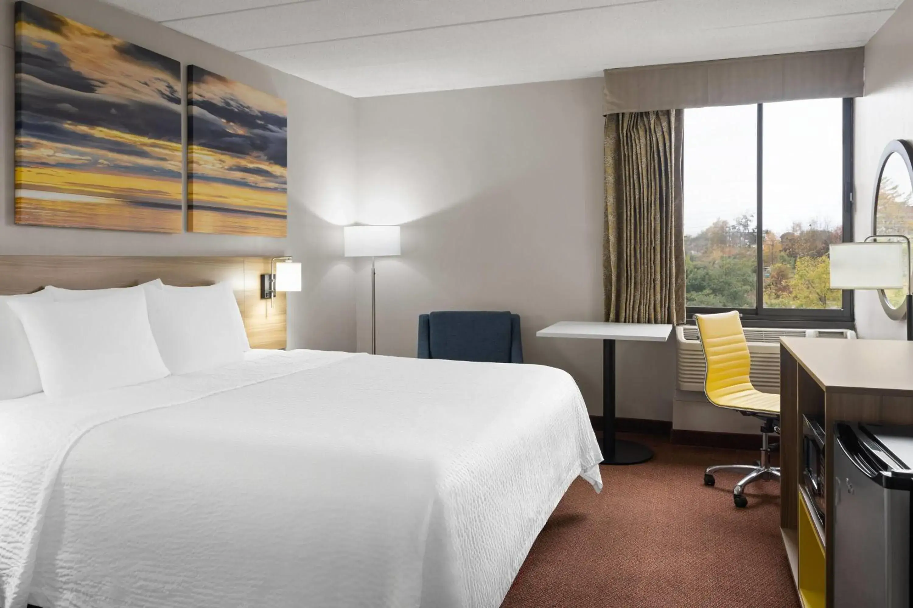 King Room - Smoking in Days Inn by Wyndham Hagerstown I-70 King Room - Smoking in Days Inn by Wyndham Hagerstown I-70