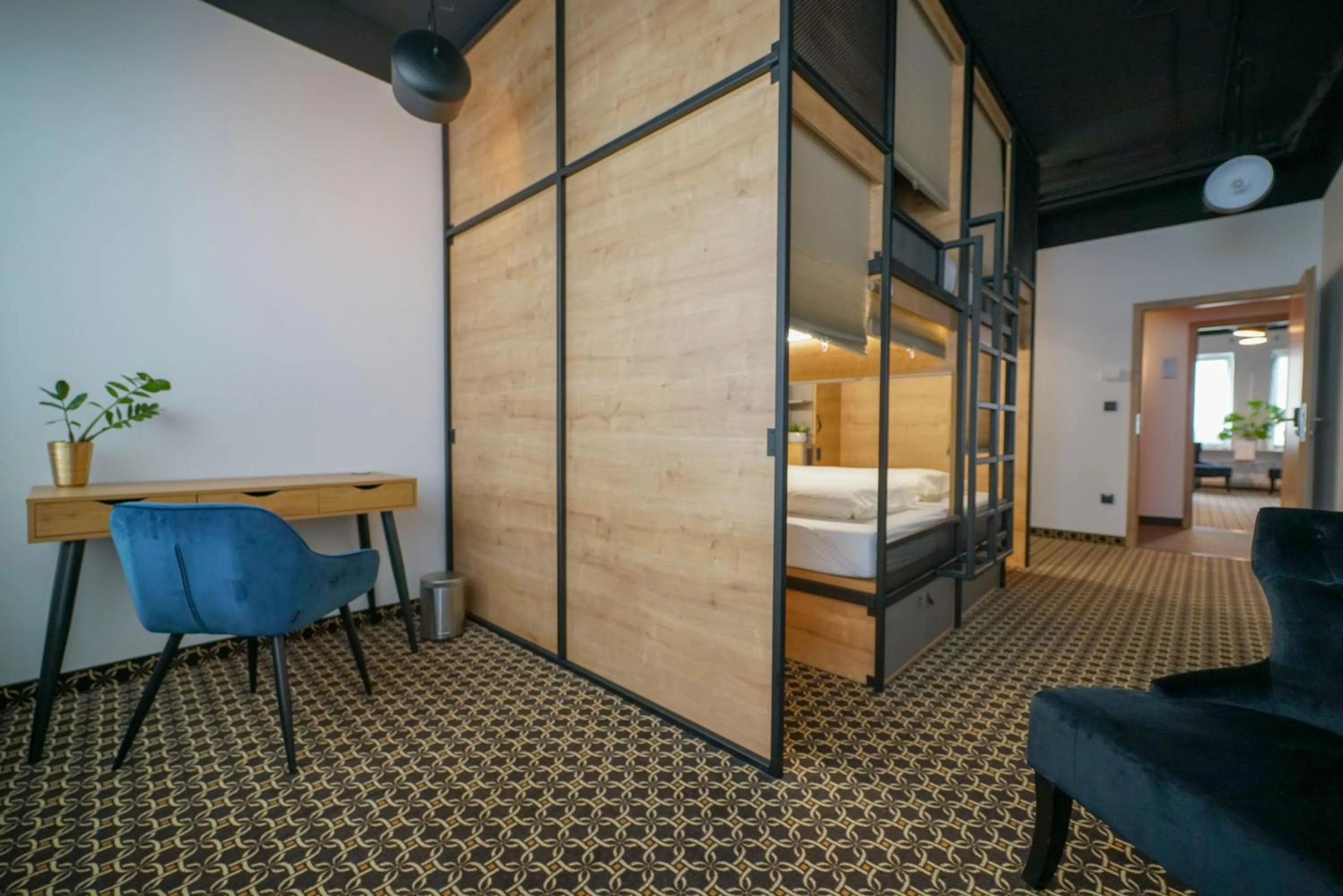 Bed in CHORS like a hotel - Capsule & NFT Boutique Hostel Bratislava - City Center