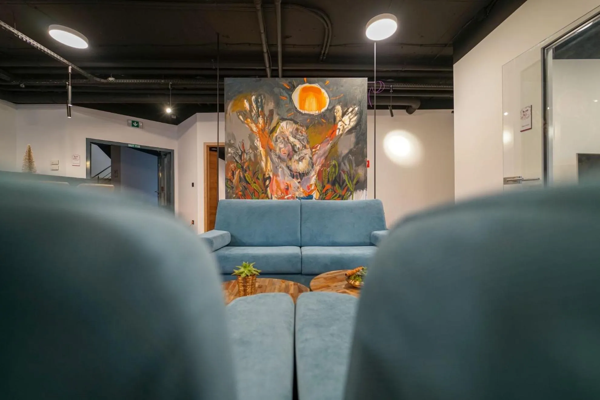 Communal lounge/ TV room in CHORS like a hotel - Capsule & NFT Boutique Hostel Bratislava - City Center