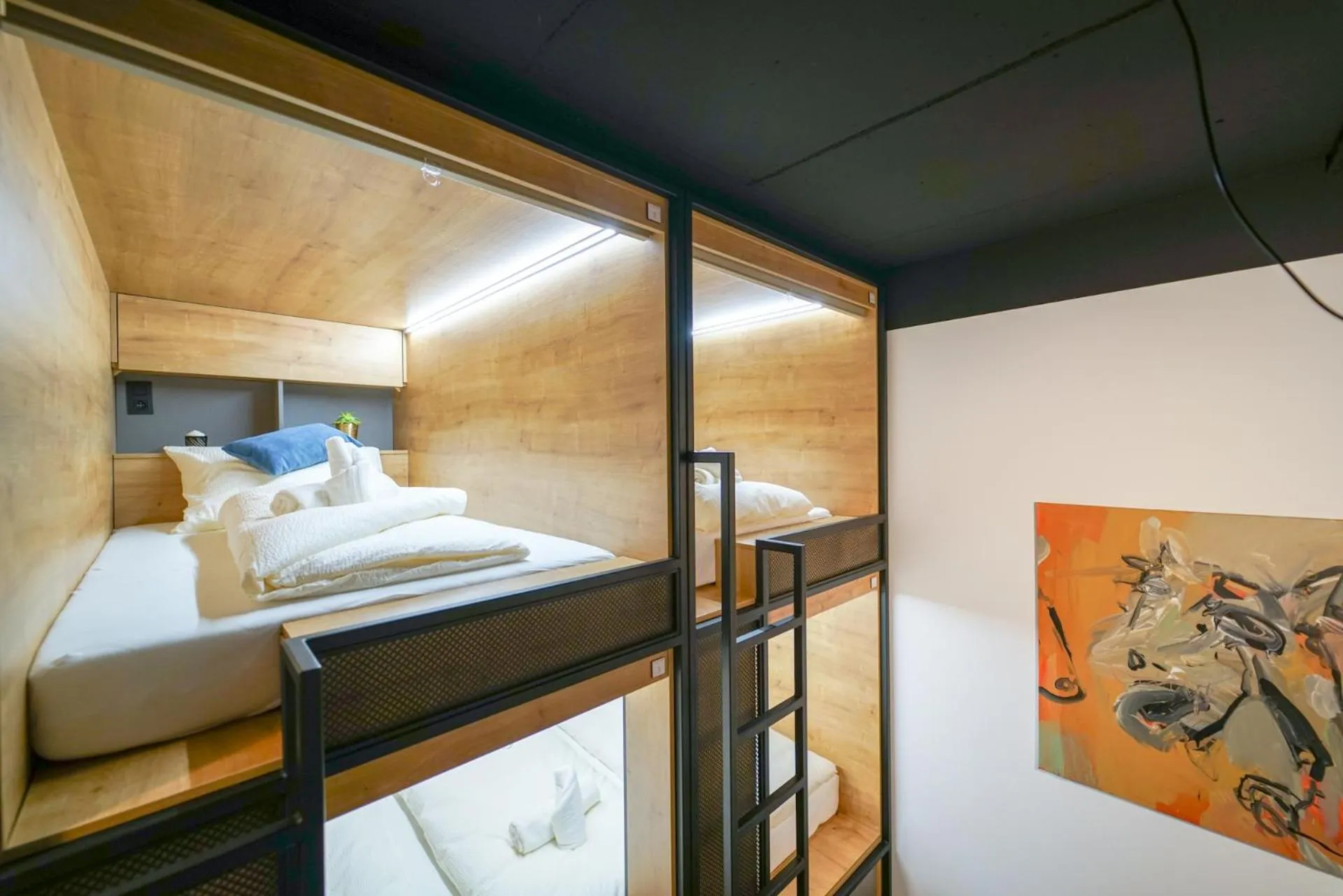 Bed in CHORS like a hotel - Capsule & NFT Boutique Hostel Bratislava - City Center