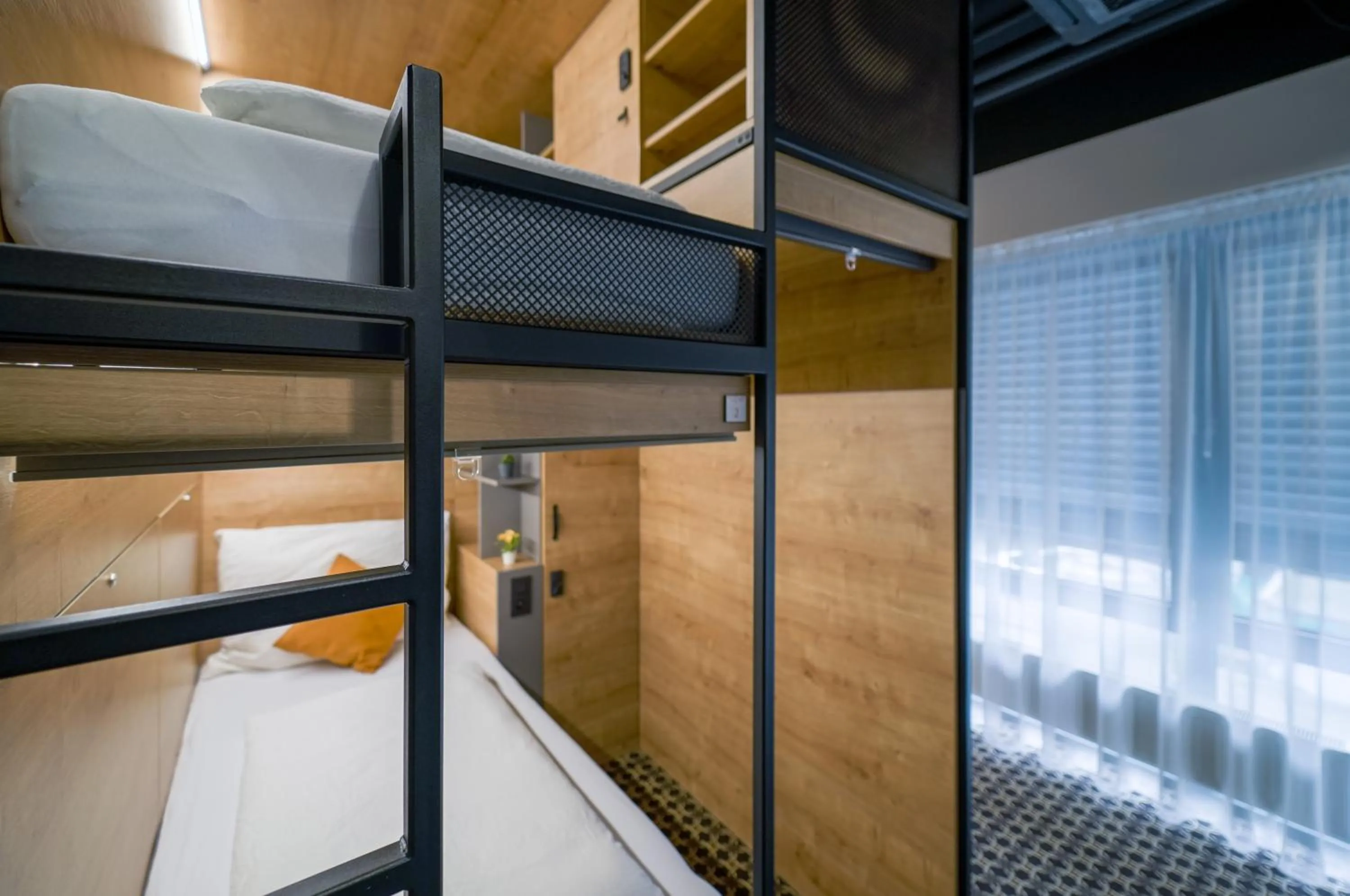 Bed in CHORS like a hotel - Capsule & NFT Boutique Hostel Bratislava - City Center