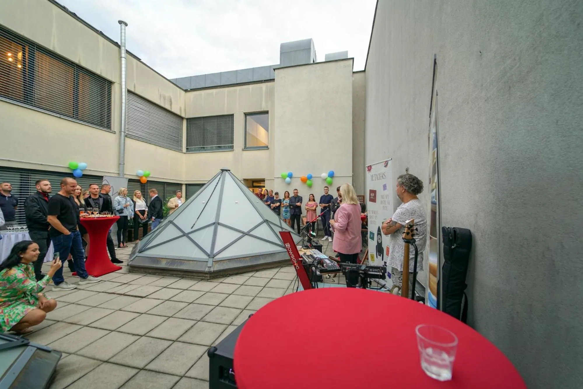 Property building in CHORS like a hotel - Capsule & NFT Boutique Hostel Bratislava - City Center