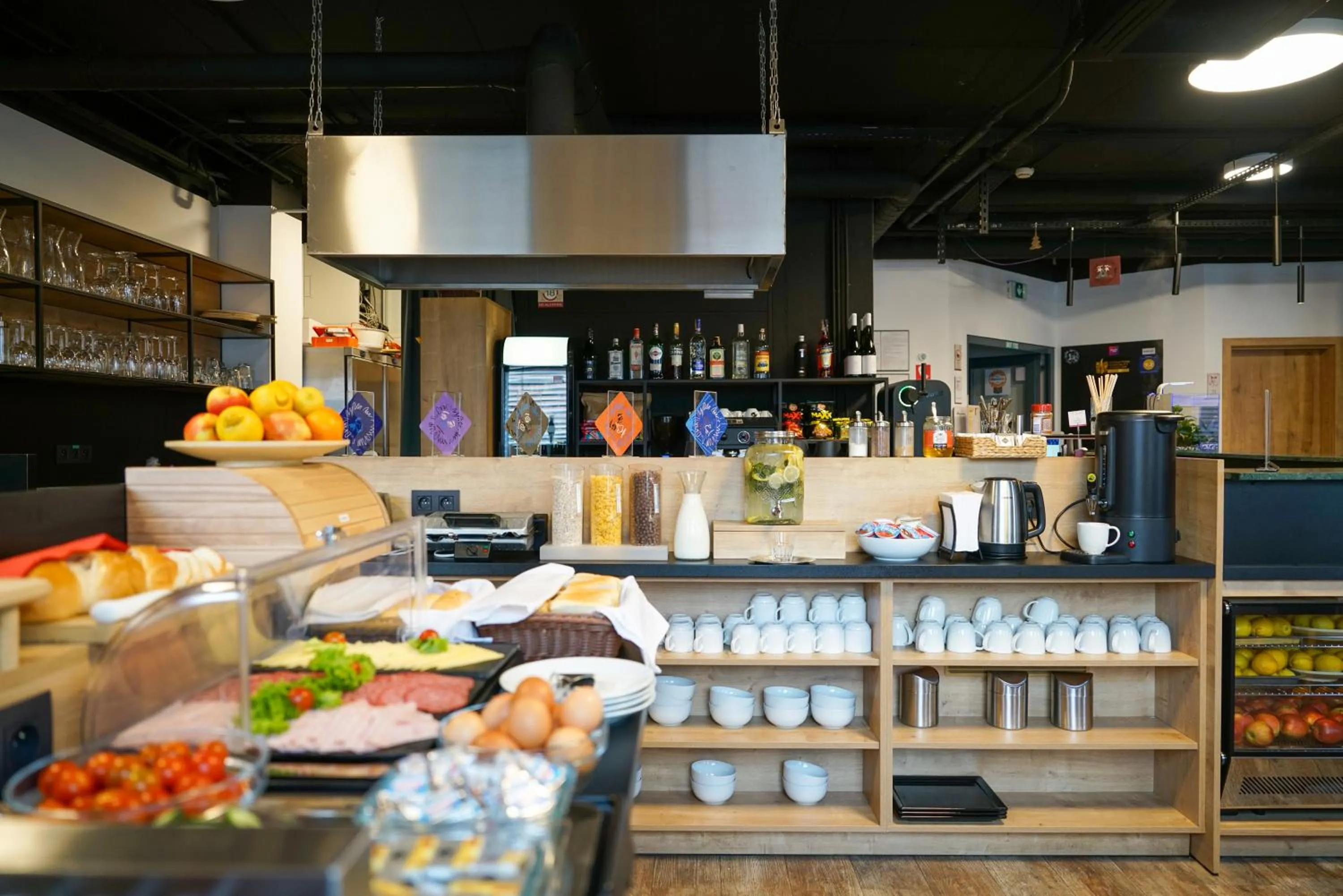 Restaurant/places to eat in CHORS like a hotel - Capsule & NFT Boutique Hostel Bratislava - City Center