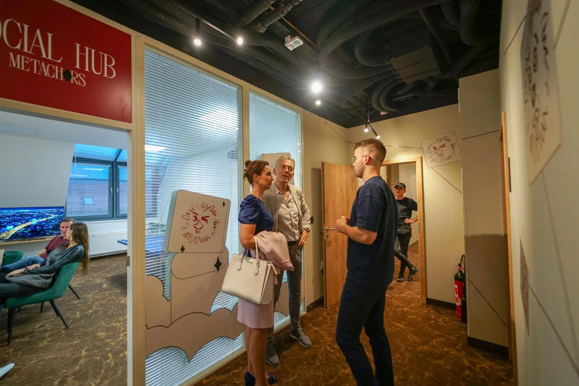 Communal lounge/ TV room in CHORS like a hotel - Capsule & NFT Boutique Hostel Bratislava - City Center