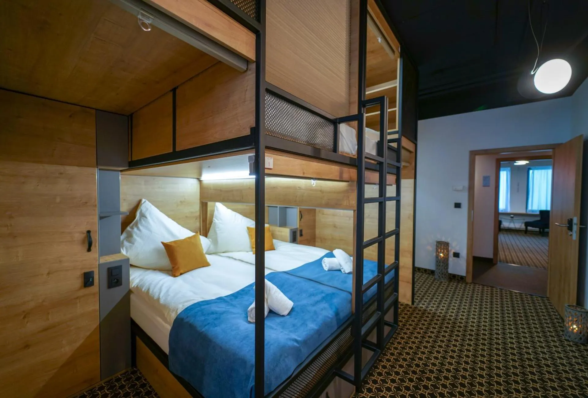 Bed in CHORS like a hotel - Capsule & NFT Boutique Hostel Bratislava - City Center