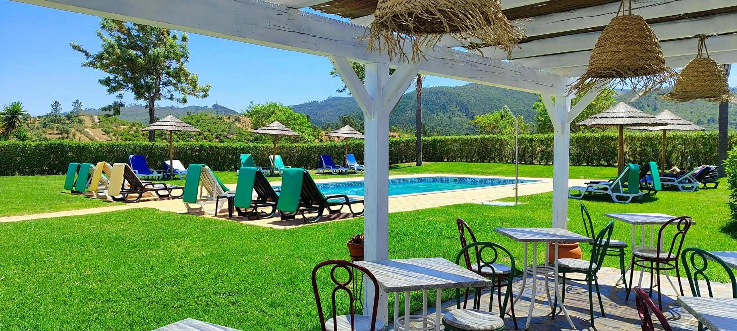 Swimming pool in Nave Redonda do Cerro – Countryside & Nature