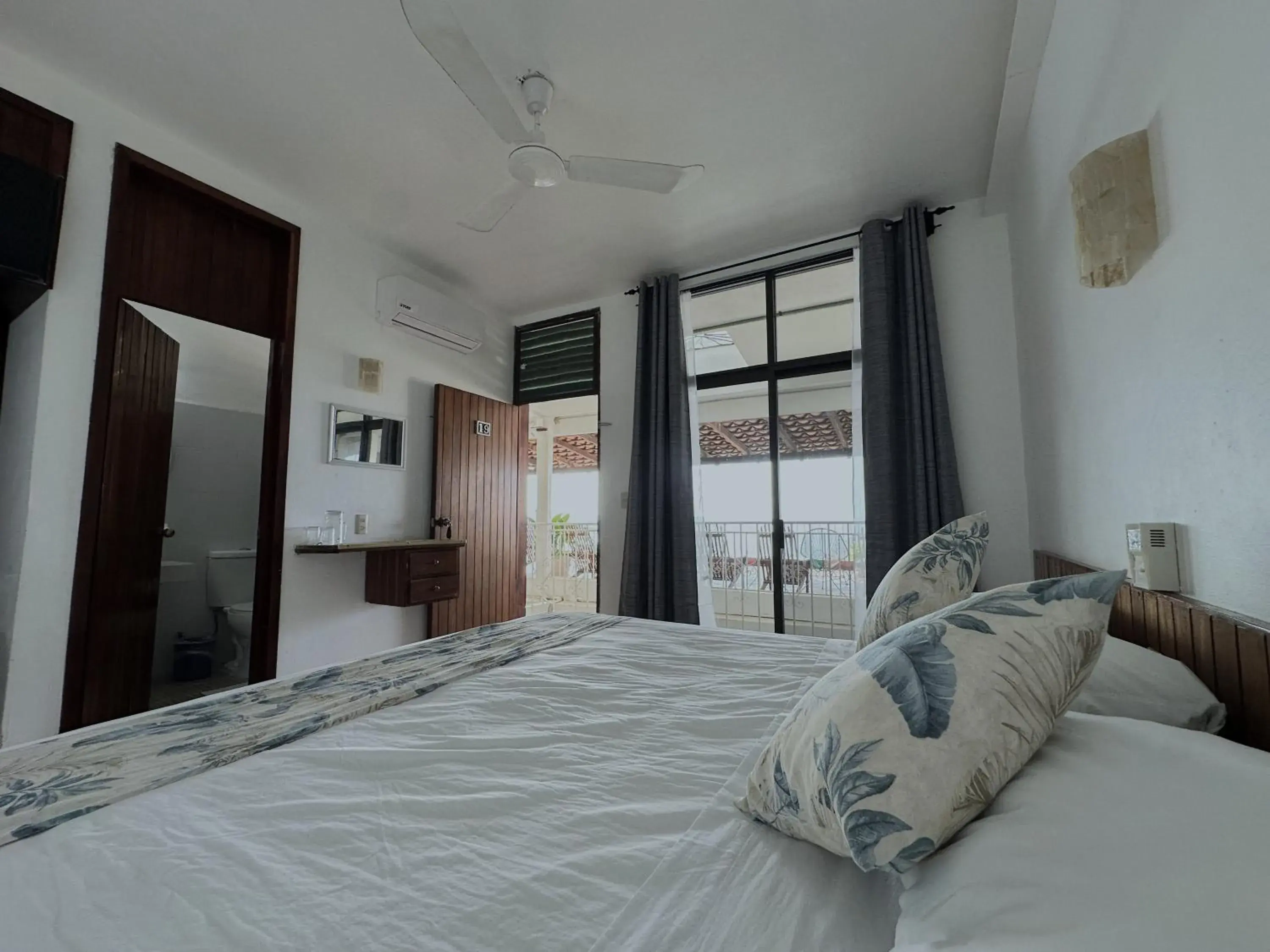 Standard King Room in Hotel San Juan Standard King Room in Hotel San Juan