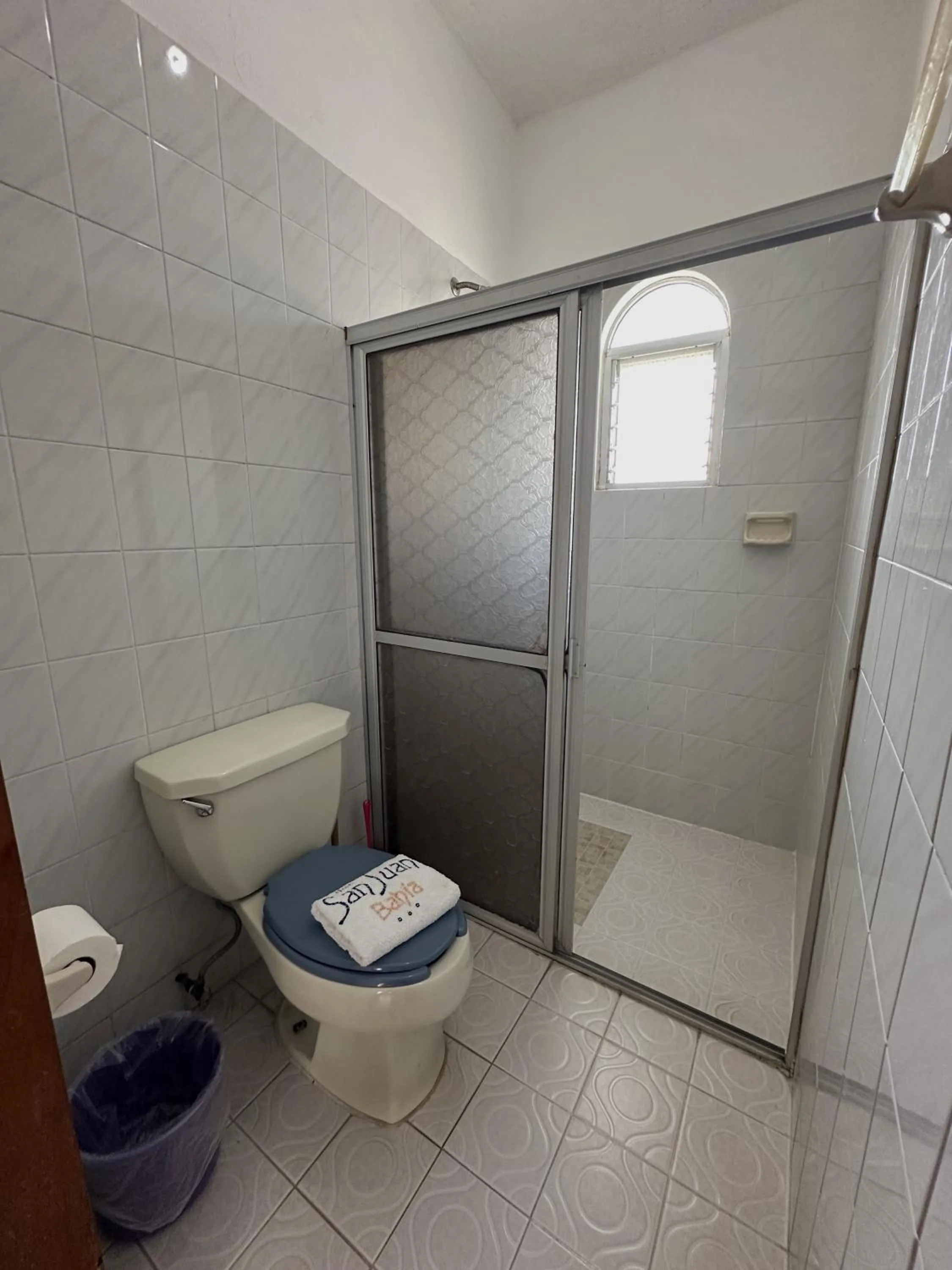 Shower in Hotel San Juan