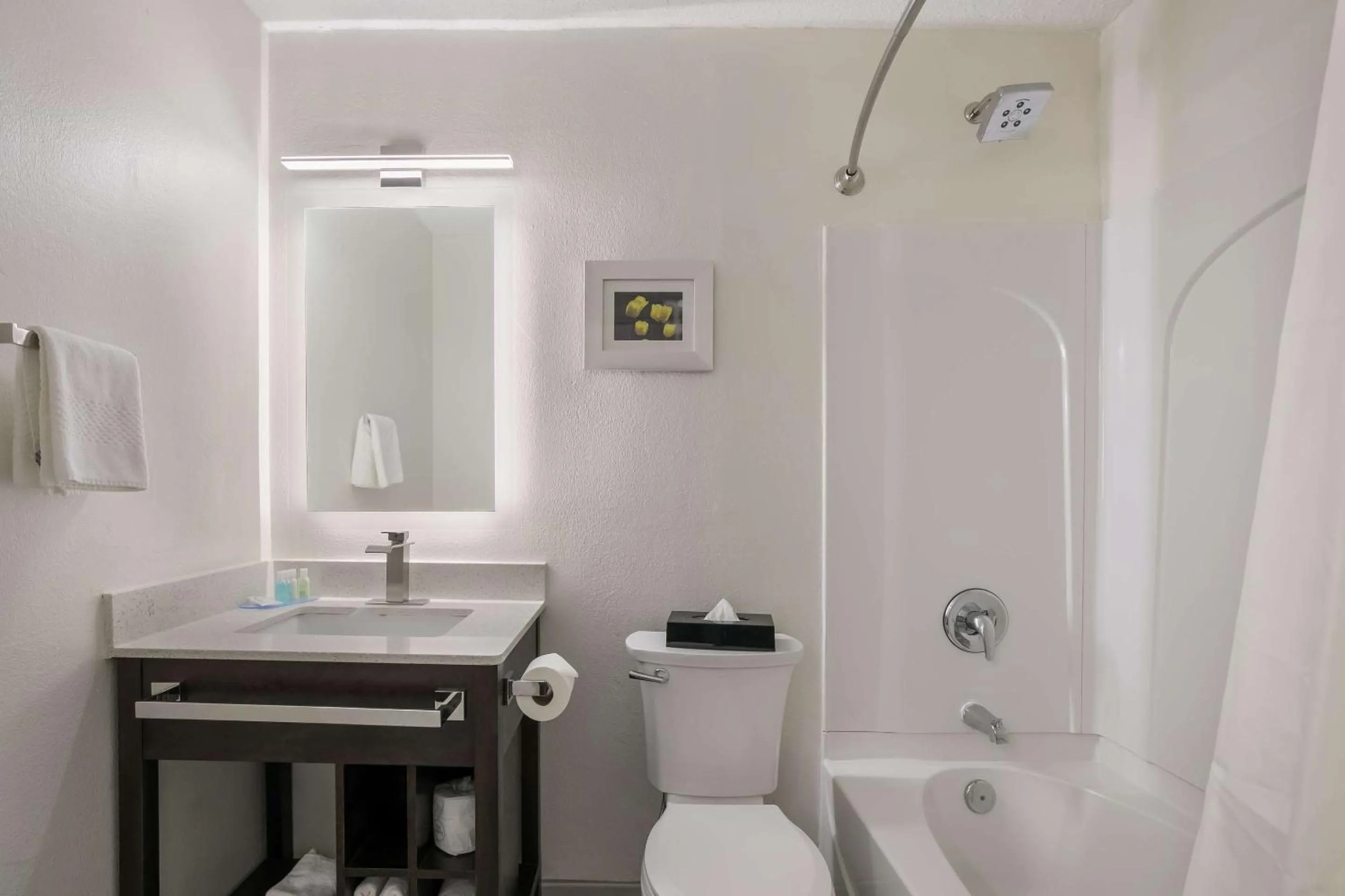 Bedroom in Clarion Hotel Conference Center