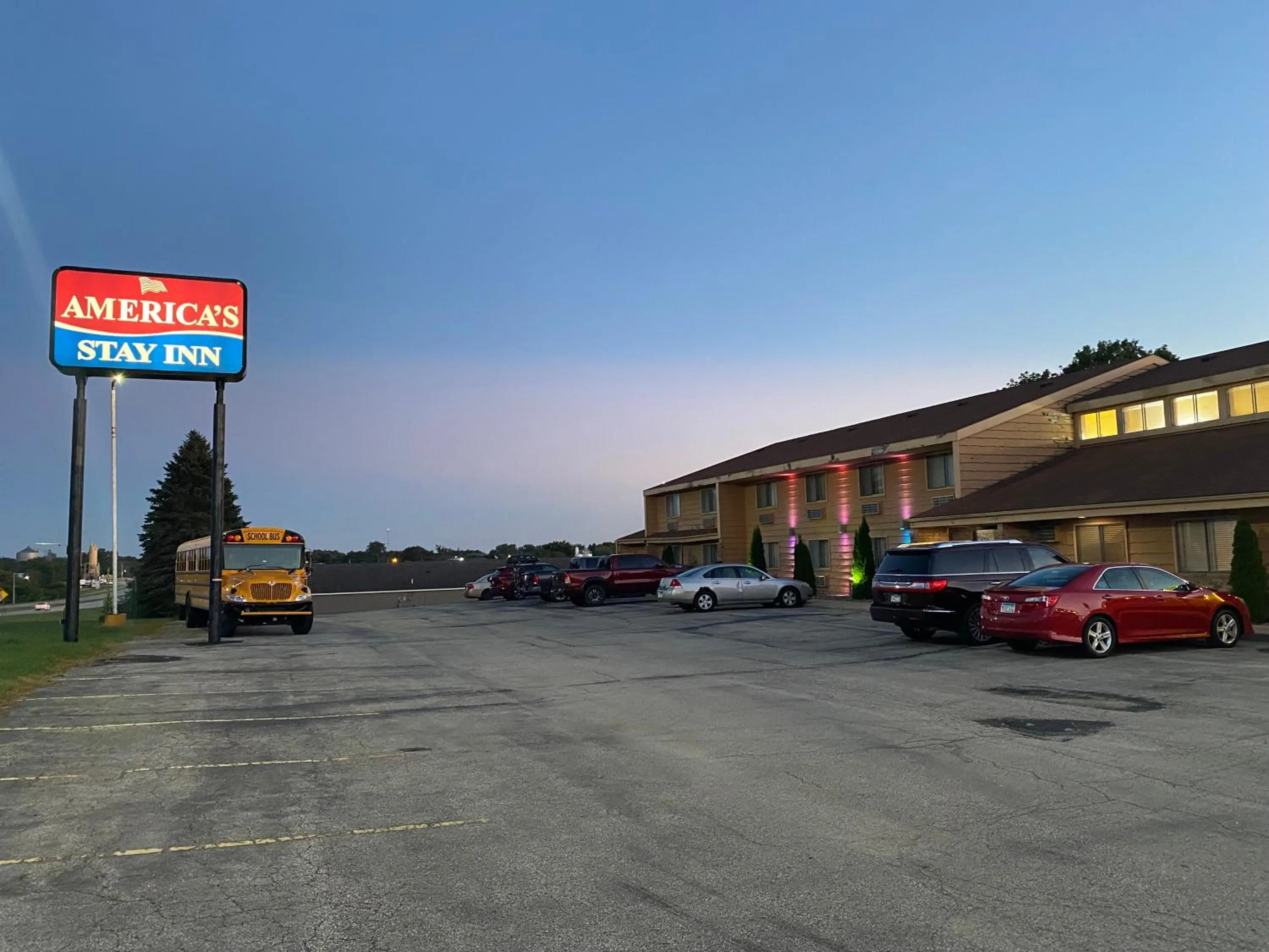 Property building in America's Stay Inn Stewartville