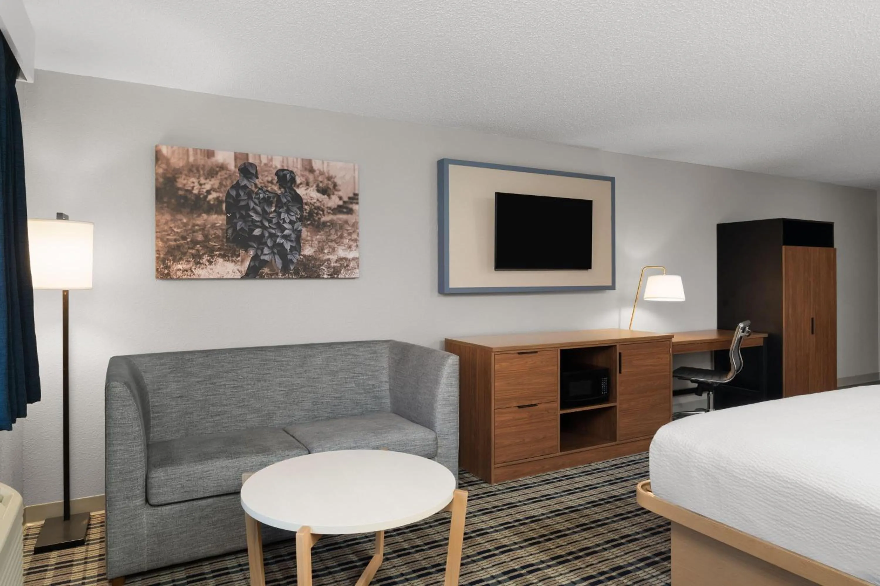 Bath, Bed in AmericInn by Wyndham Tofte Near Lake Superior