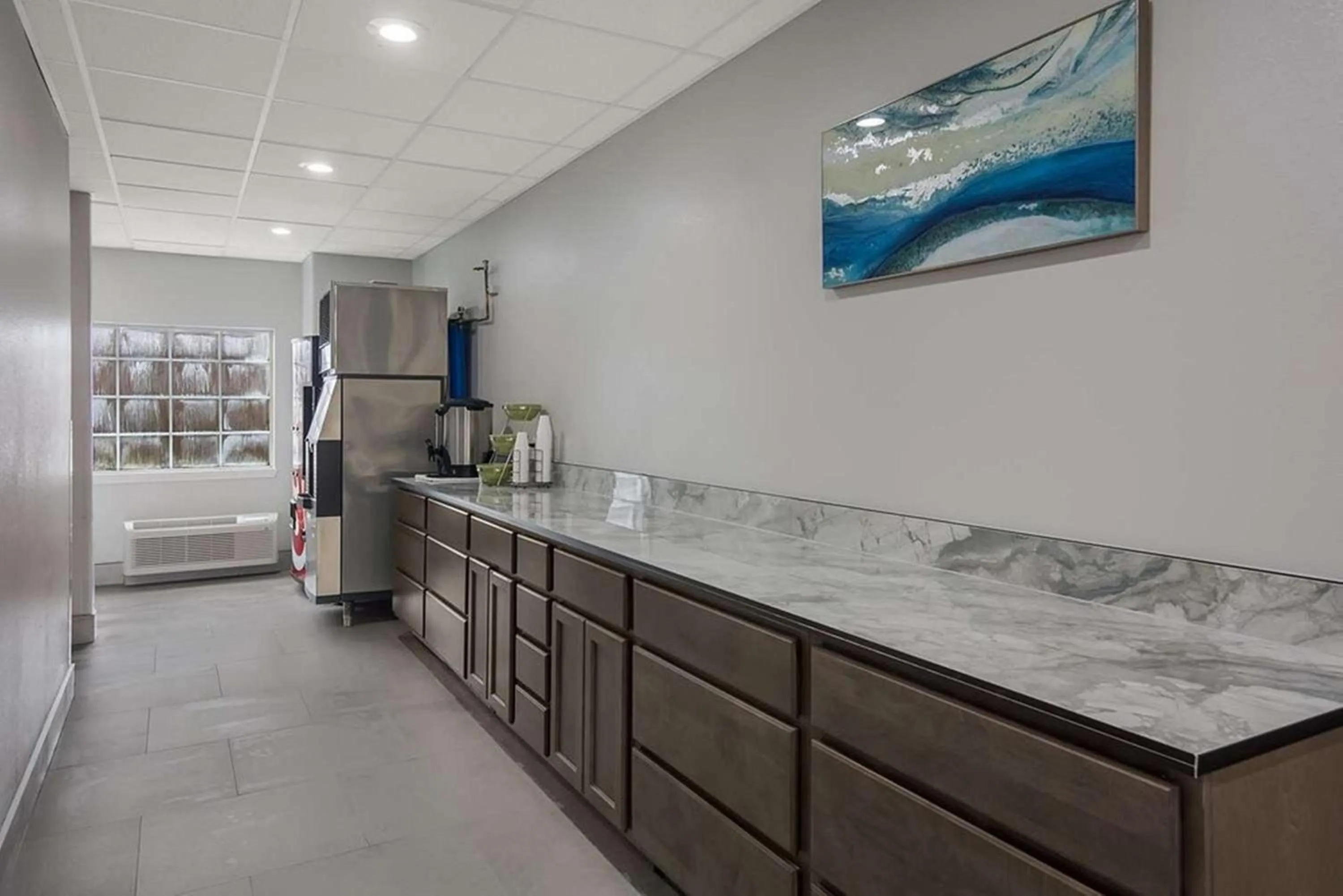 kitchen in Americas Best Value Inn Lake Charles Interstate 210