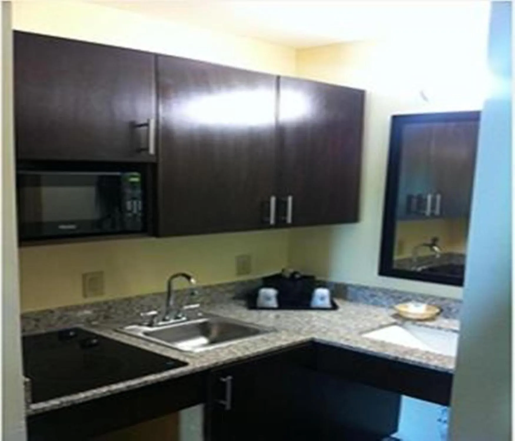 kitchen in Americas Best Value Inn Lake Charles Interstate 210