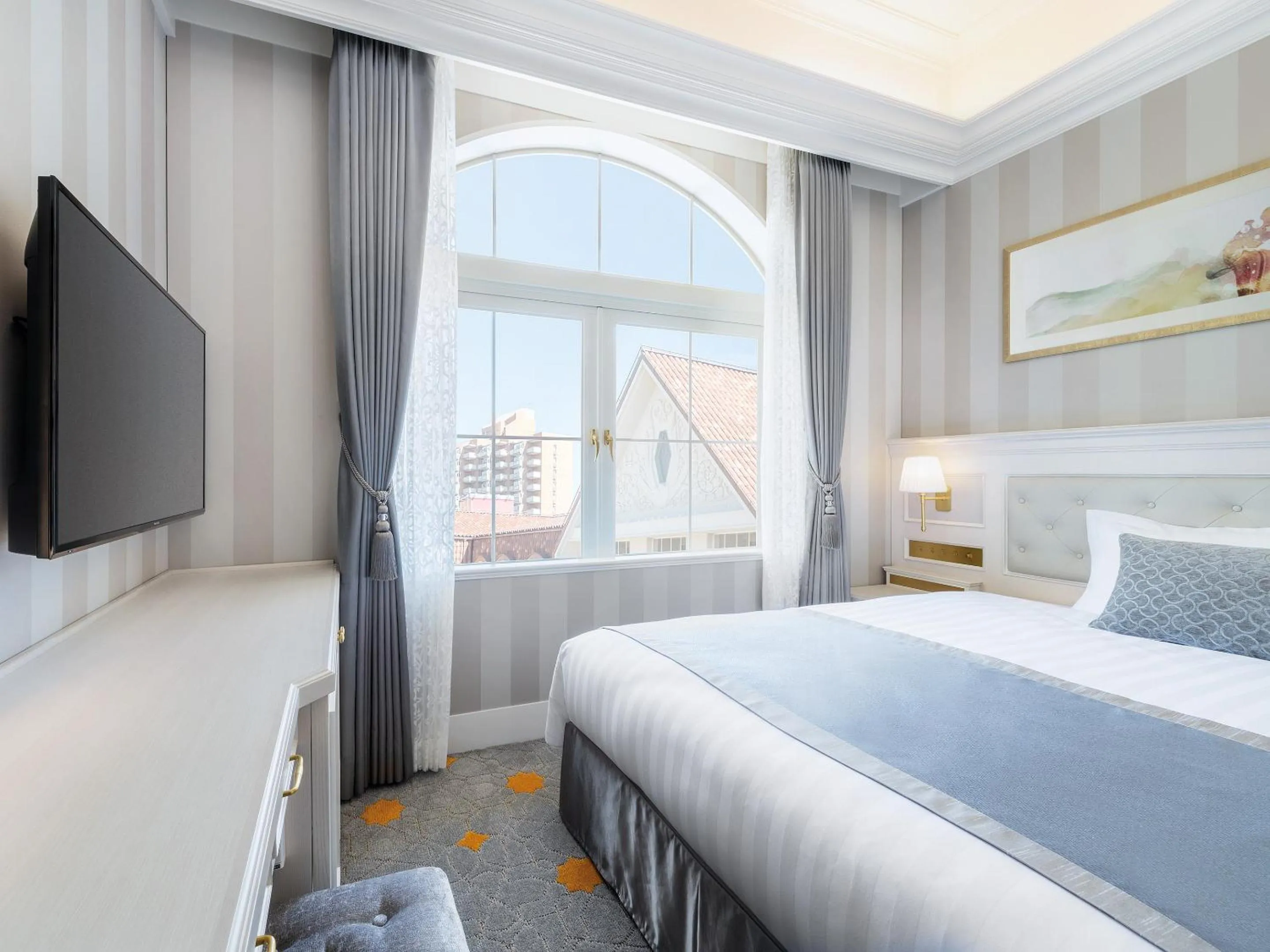 Bedroom, Bed in Takarazuka Hotel