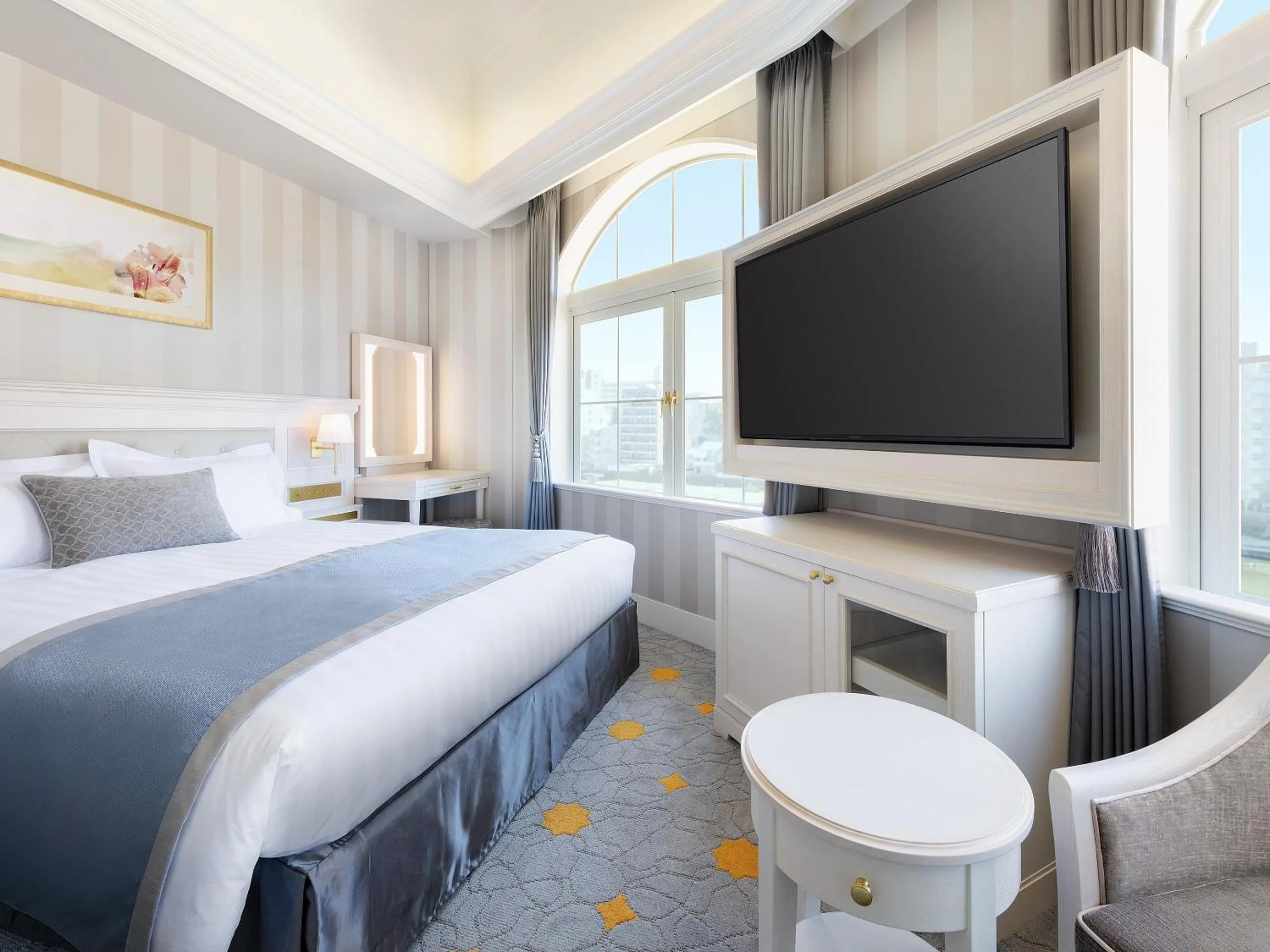 Bedroom, Bed in Takarazuka Hotel