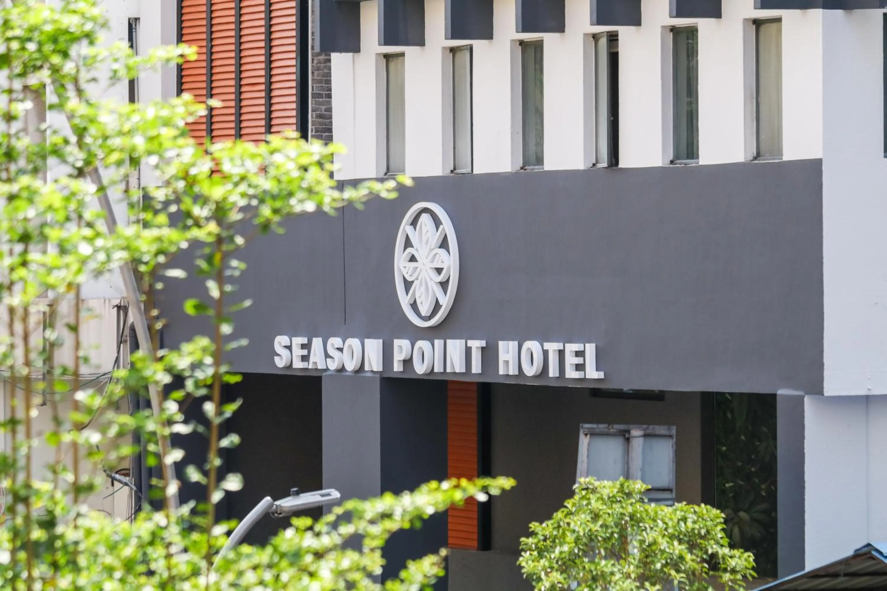 SEASON POINT HOTEL