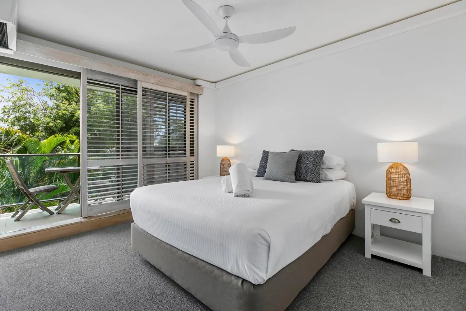 Balcony/Terrace, Bed in Sun Lagoon Resort