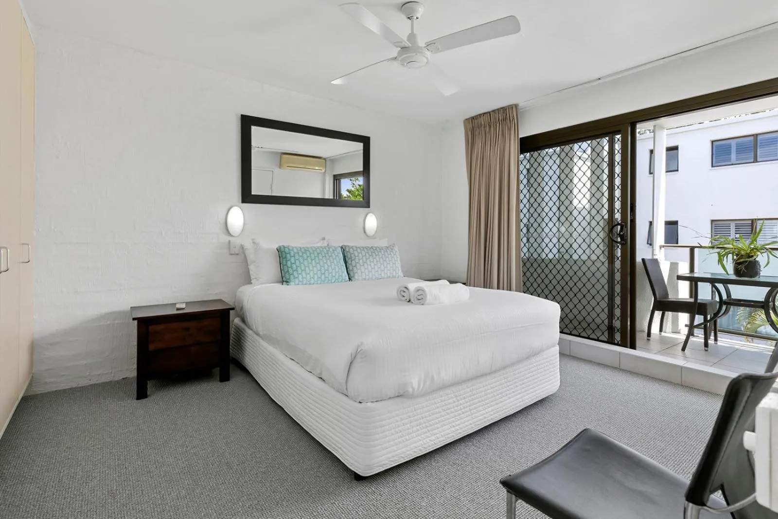 Bedroom, Bed in Sun Lagoon Resort