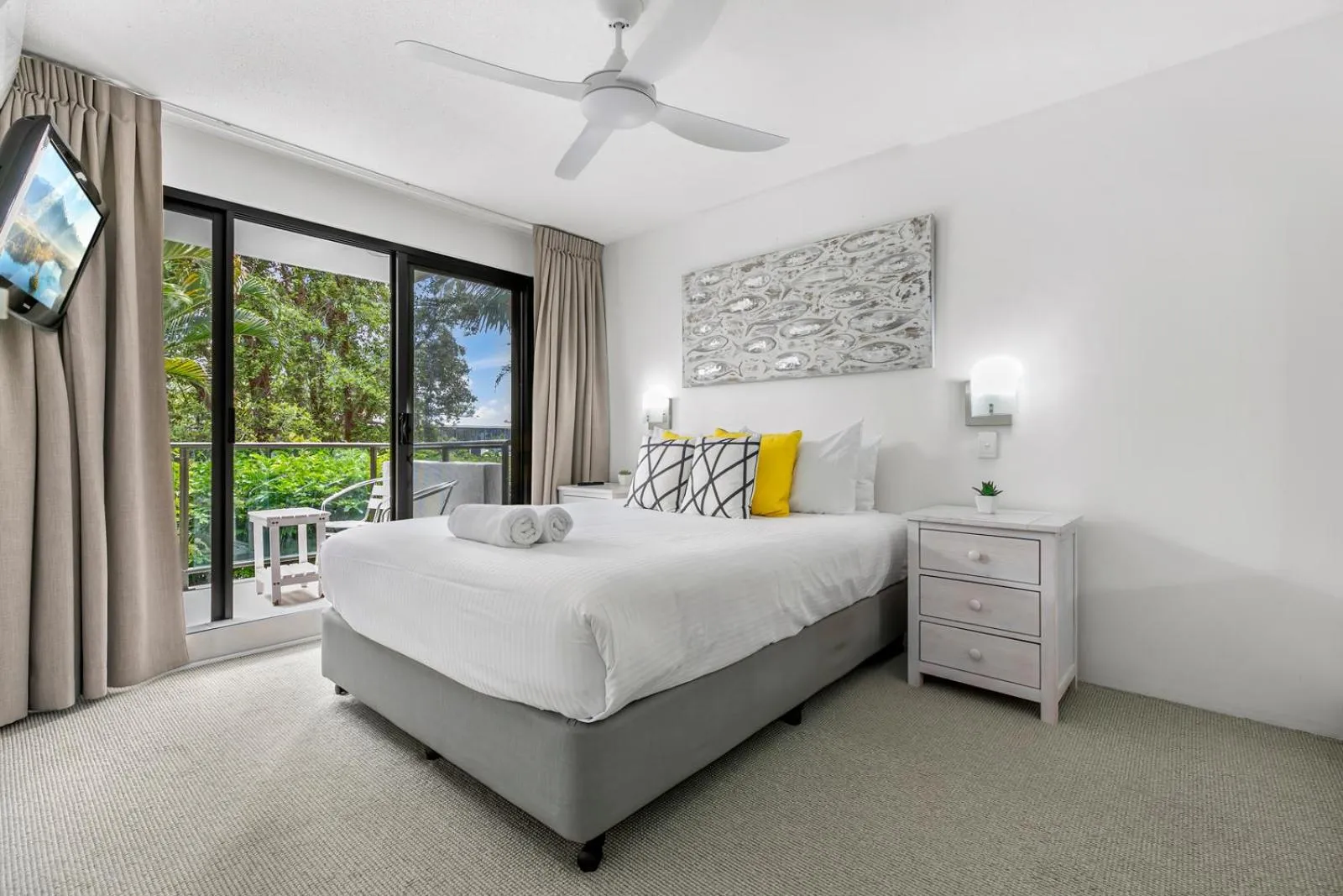 Balcony/Terrace, Bed in Sun Lagoon Resort