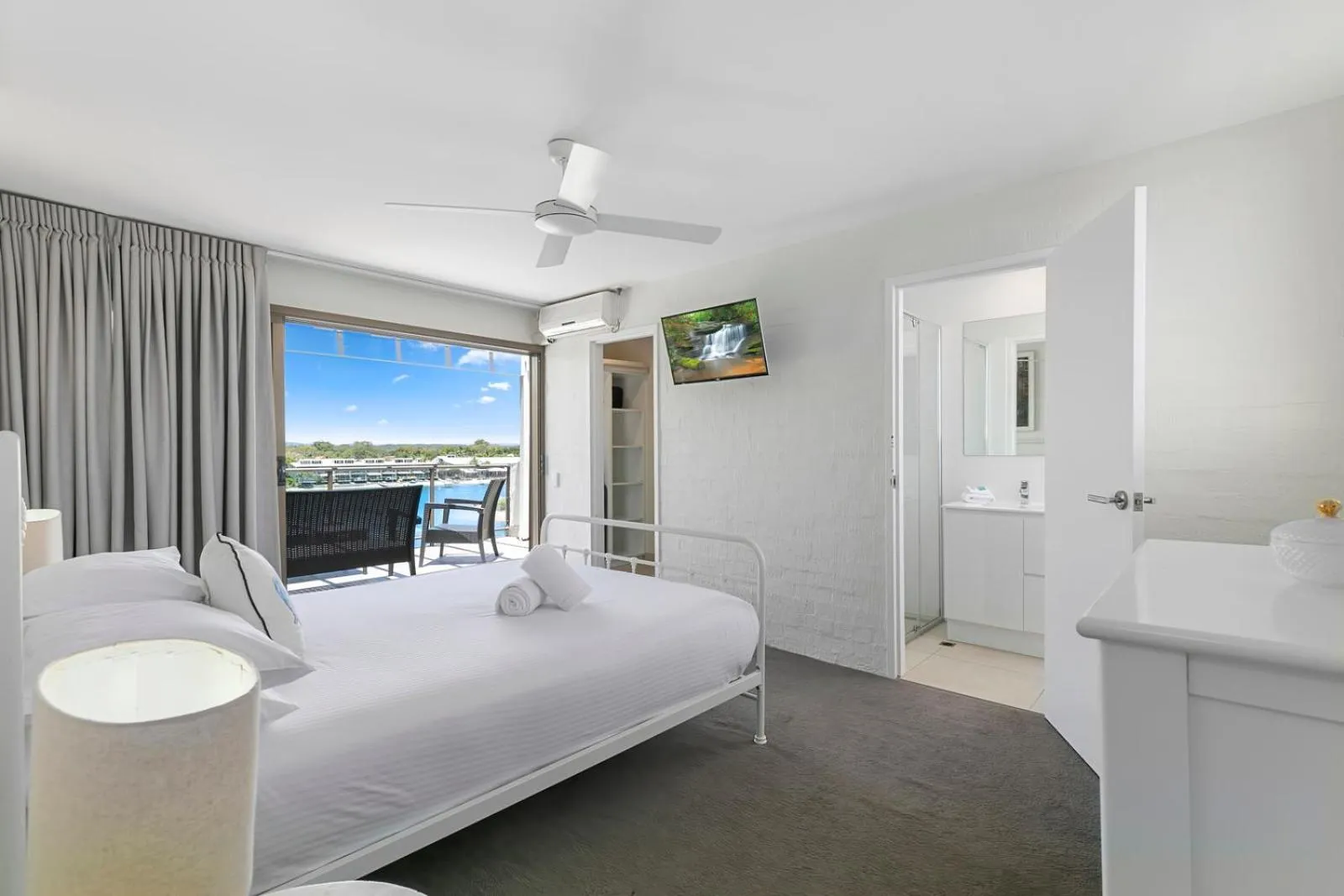 Bedroom, Bed in Sun Lagoon Resort