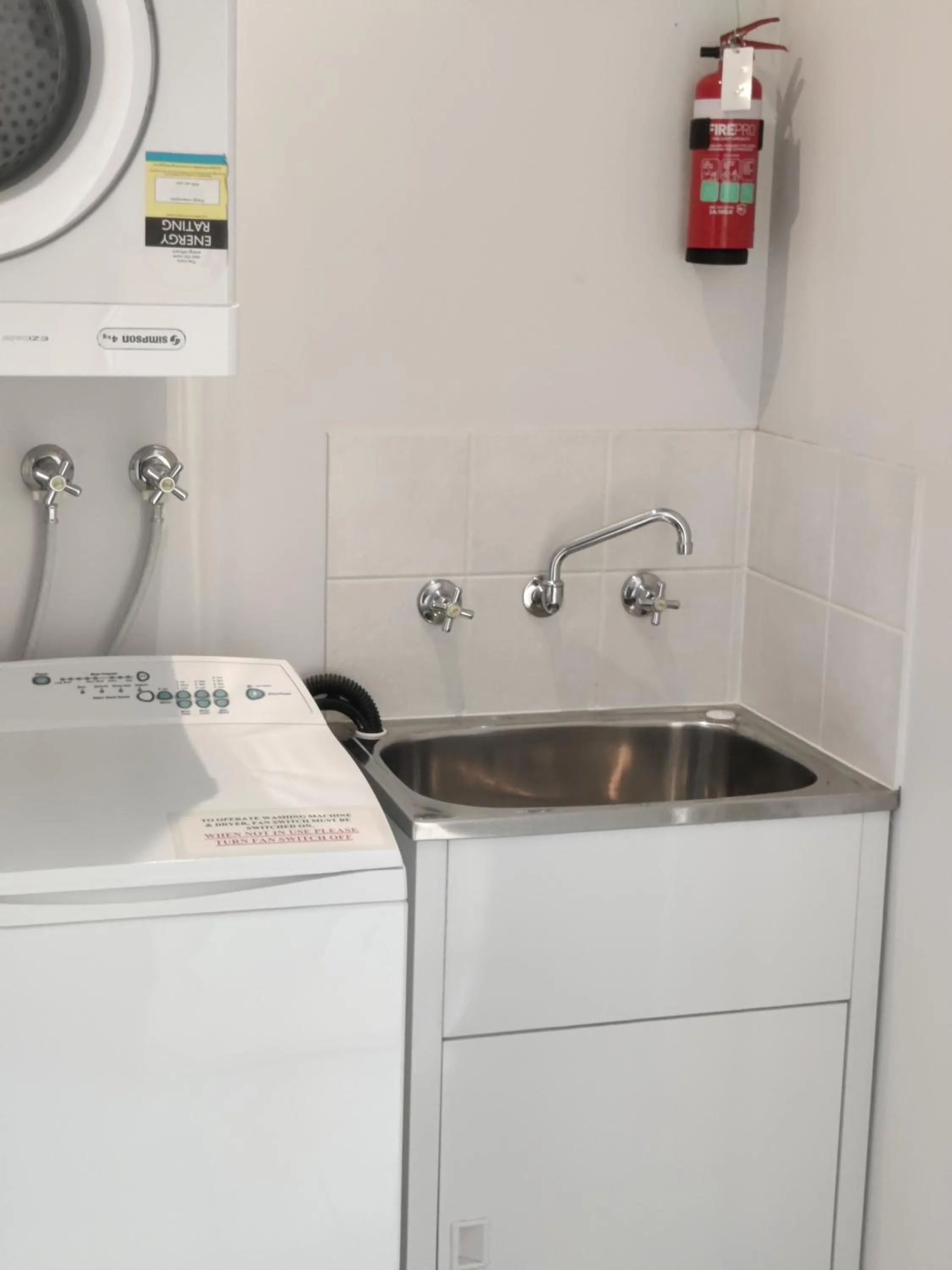 washing machine in Belvoir Village Motel & Apartments Wodonga