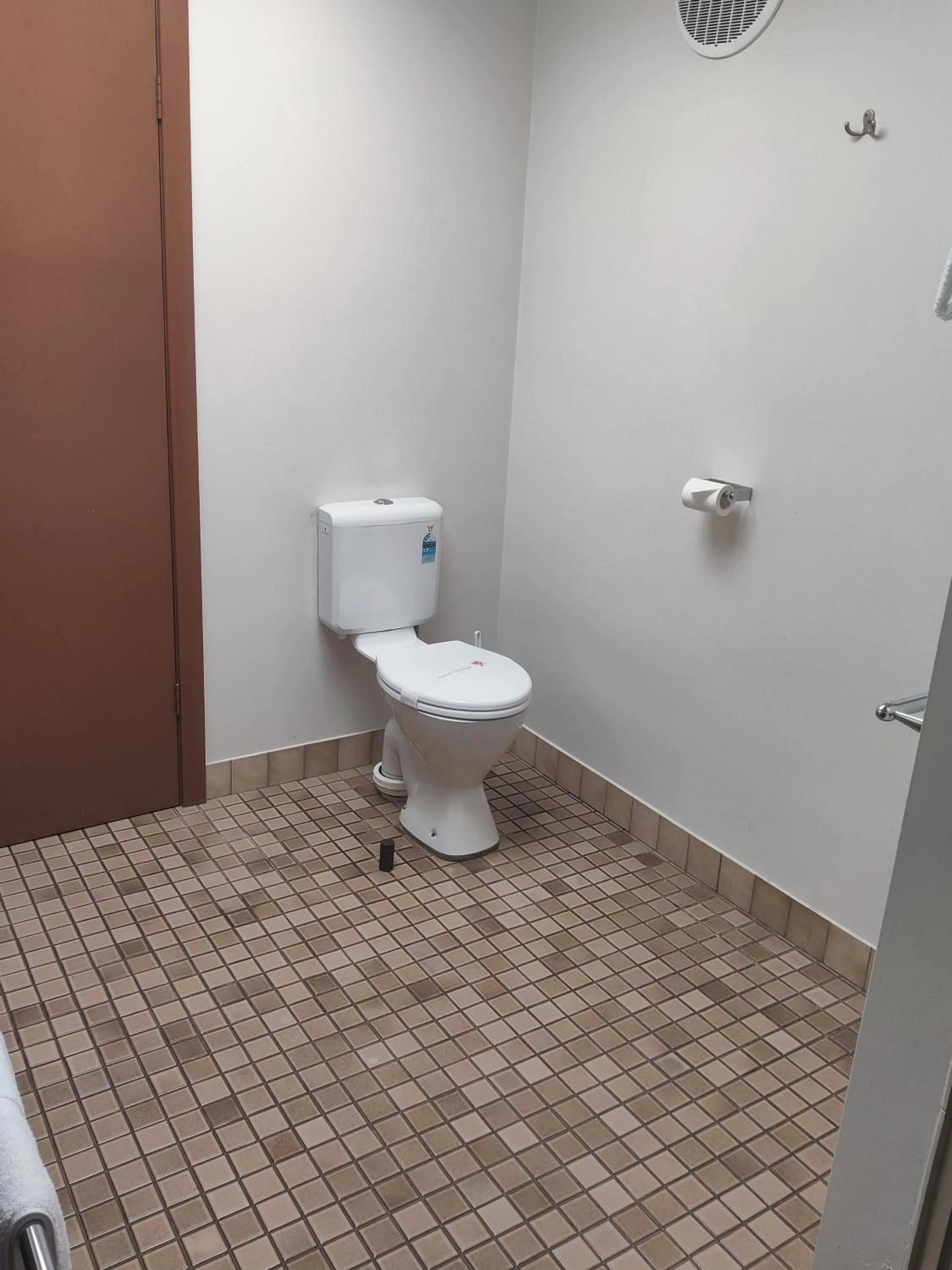 Toilet in Belvoir Village Motel & Apartments Wodonga