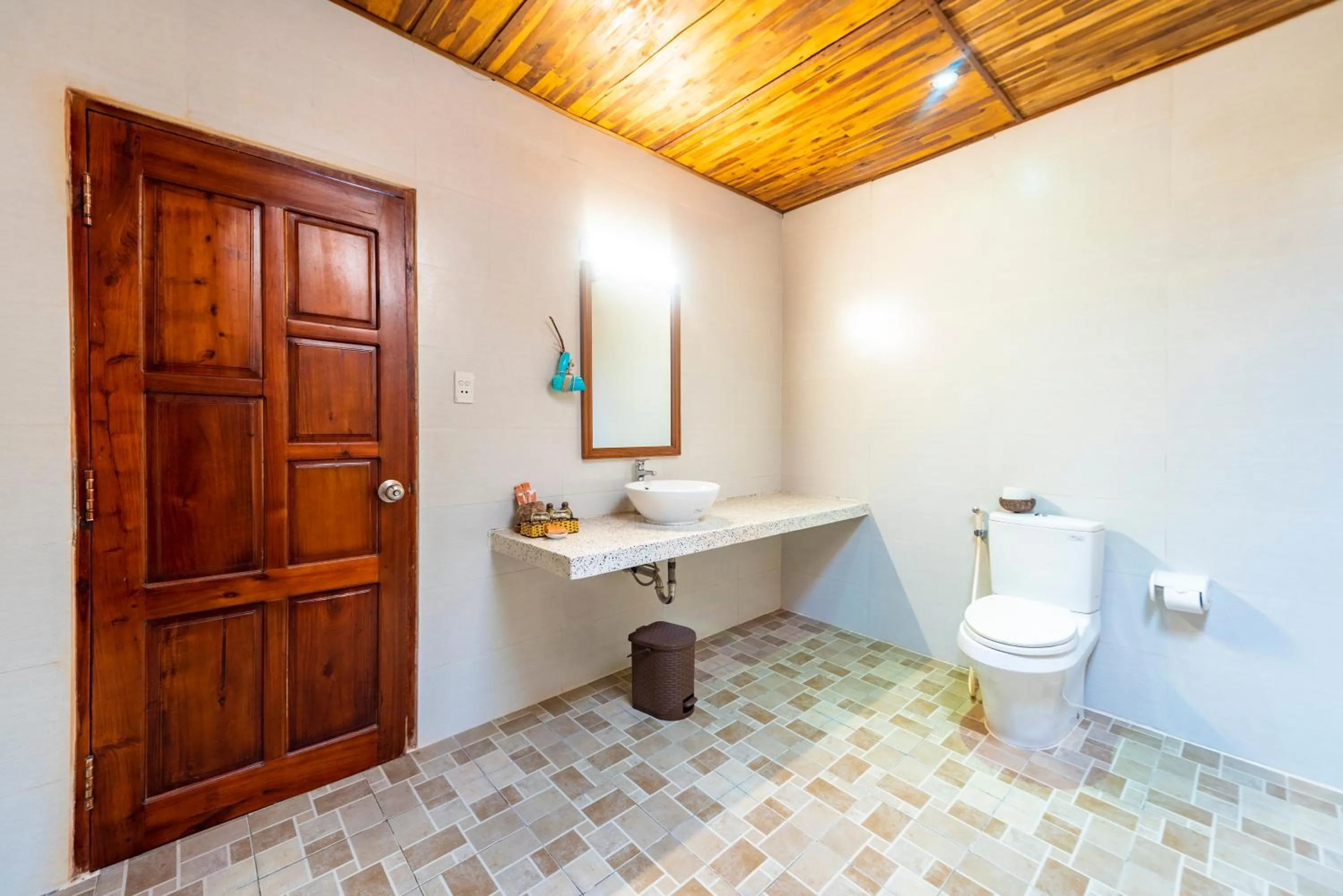 Toilet in Phu Quoc Eco Beach Resort