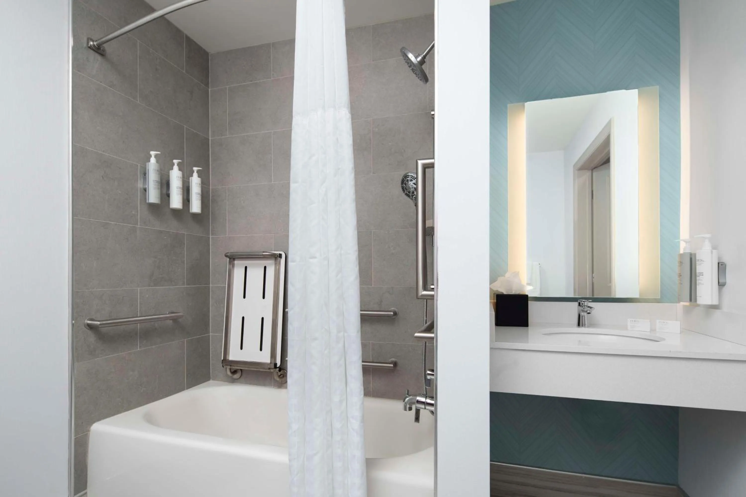 Bathroom in Hilton Garden Inn Kennett Square