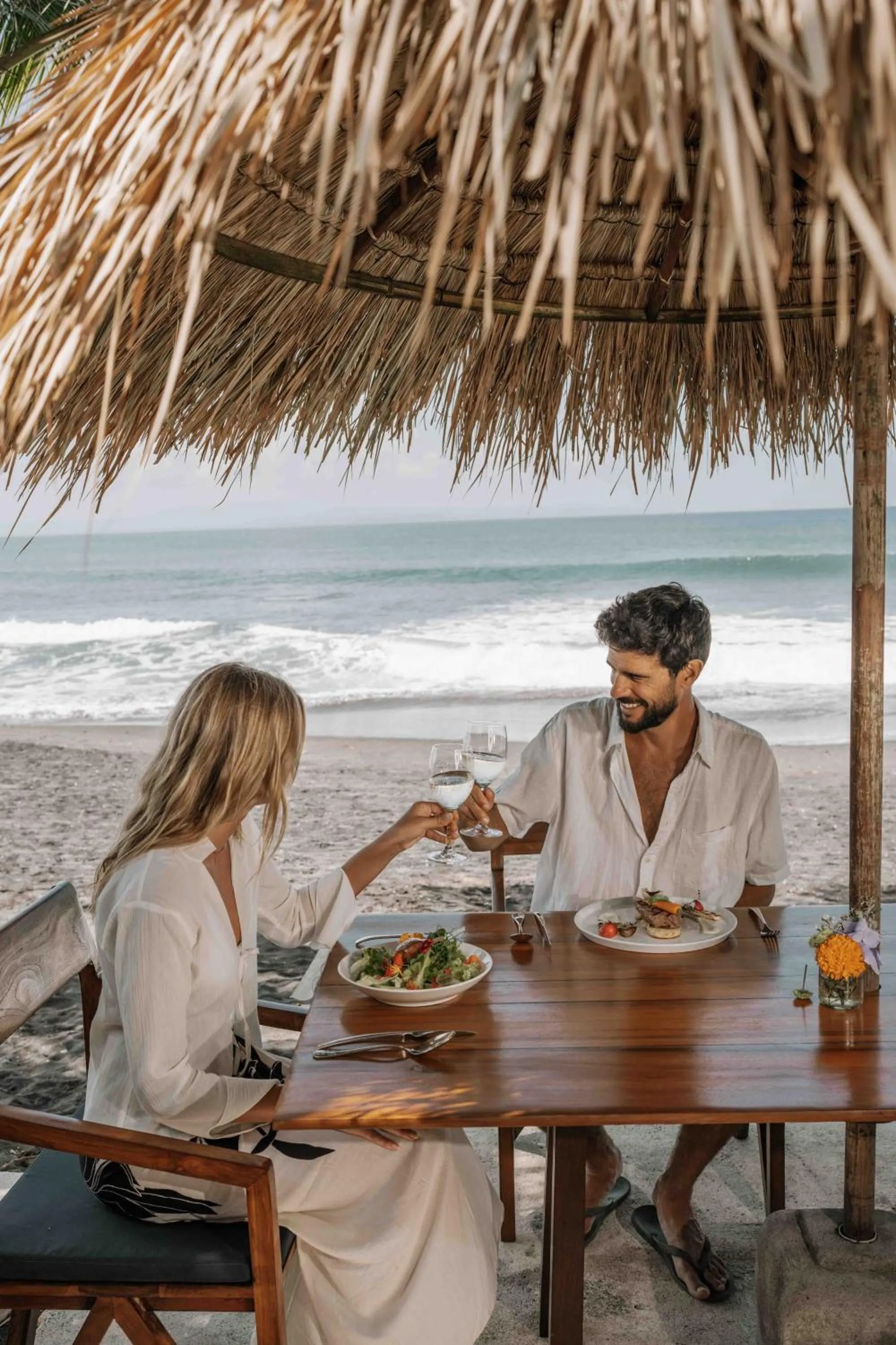 Restaurant/places to eat in Hotel Komune and Beach Club Bali