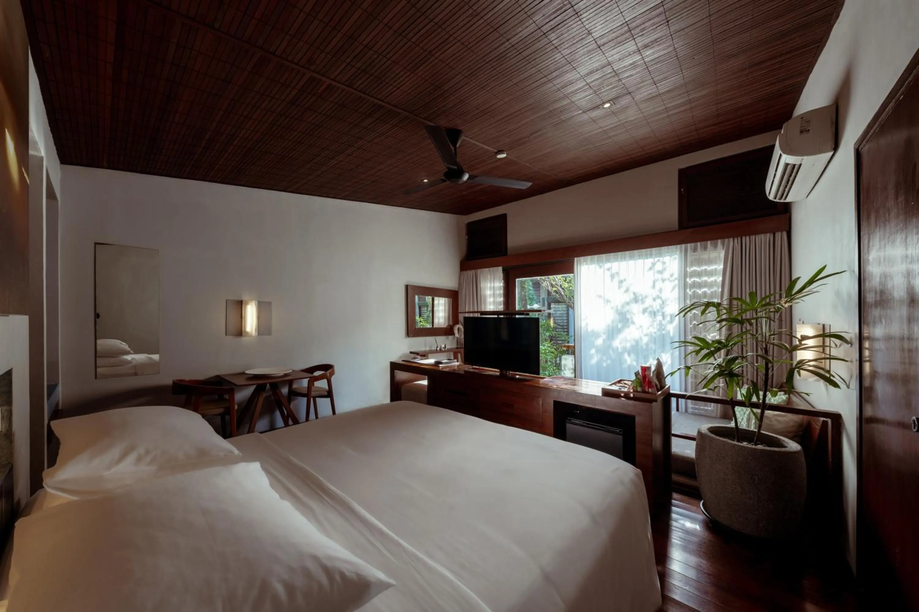 TV and multimedia, Bed in Hotel Komune and Beach Club Bali