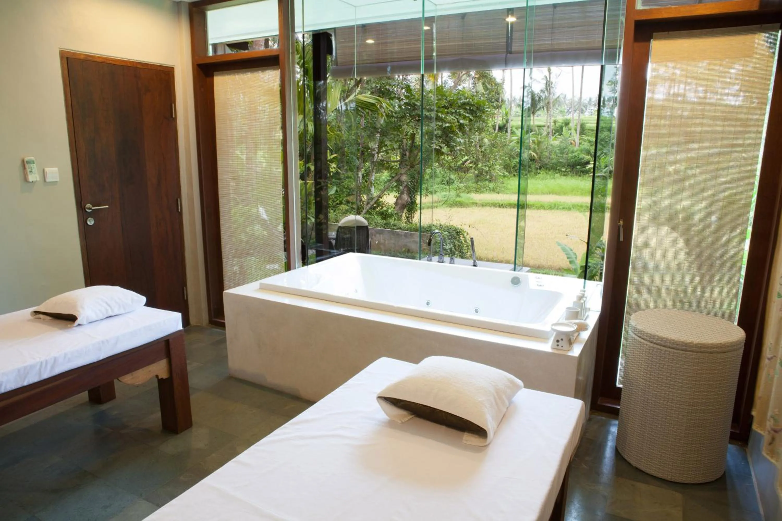 Spa and wellness centre/facilities, Bed in Swarapadi Villa