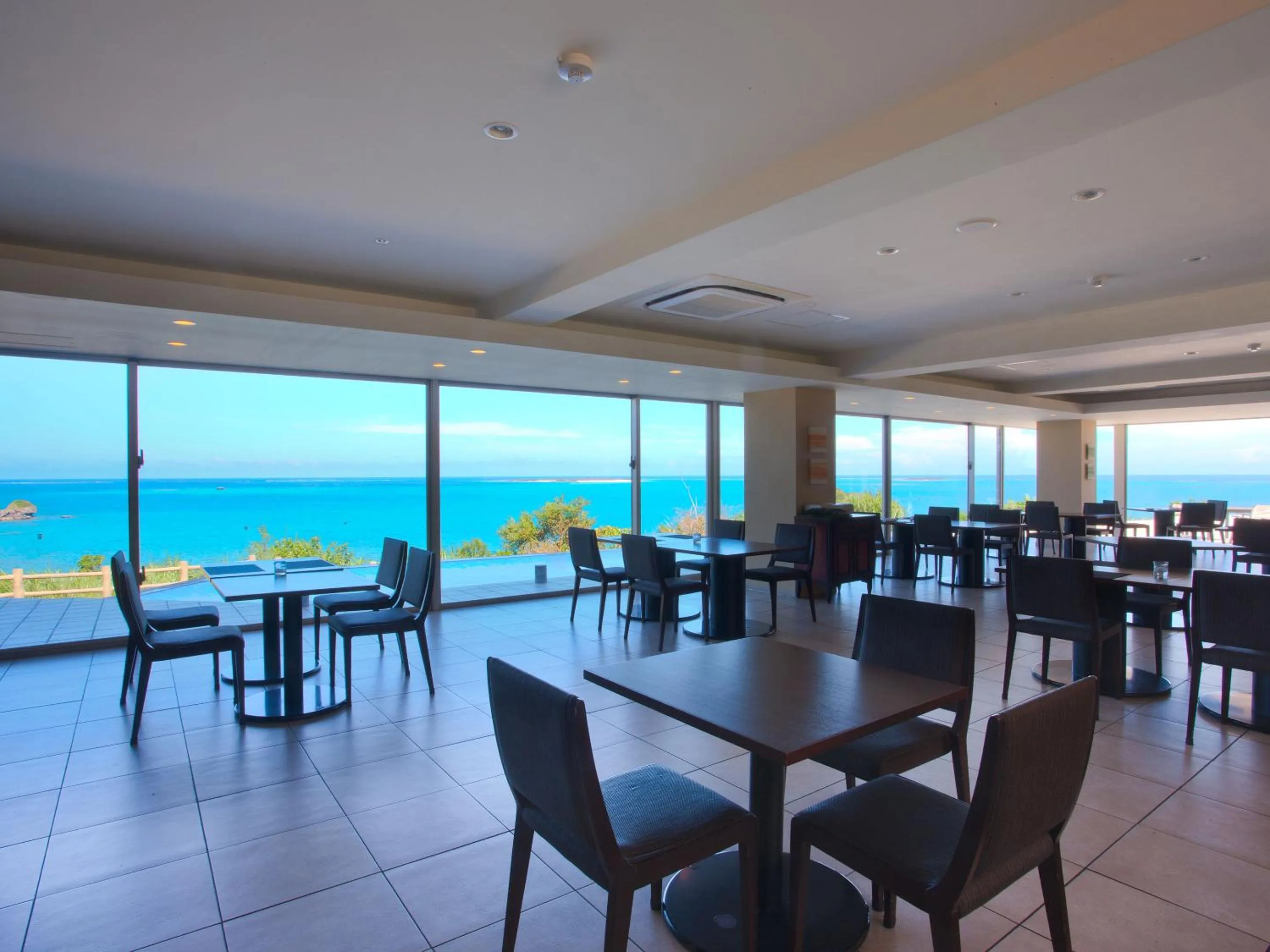 Restaurant/places to eat in Hotel Hamahigashima Resort