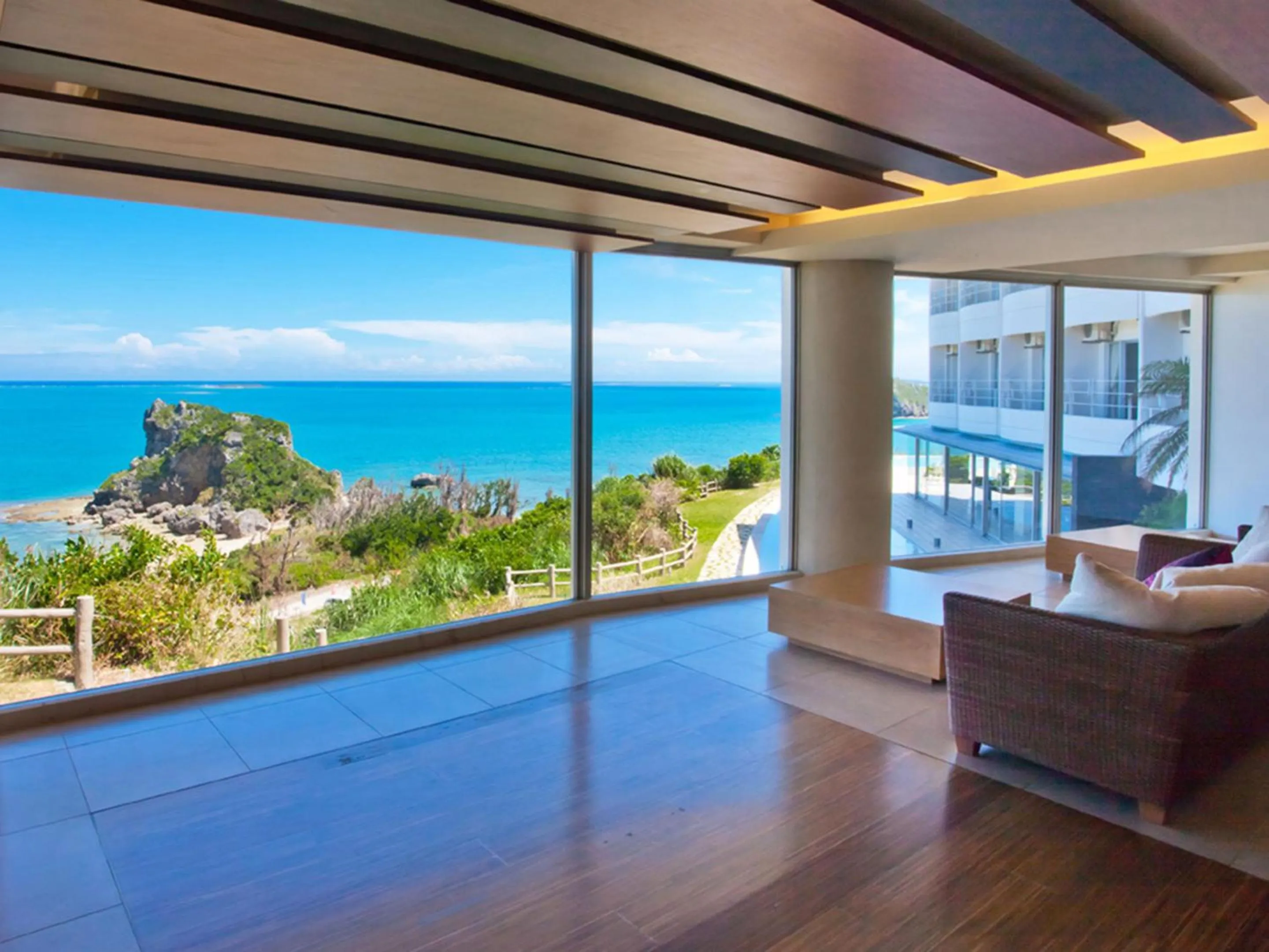 Lounge or bar in Hotel Hamahigashima Resort