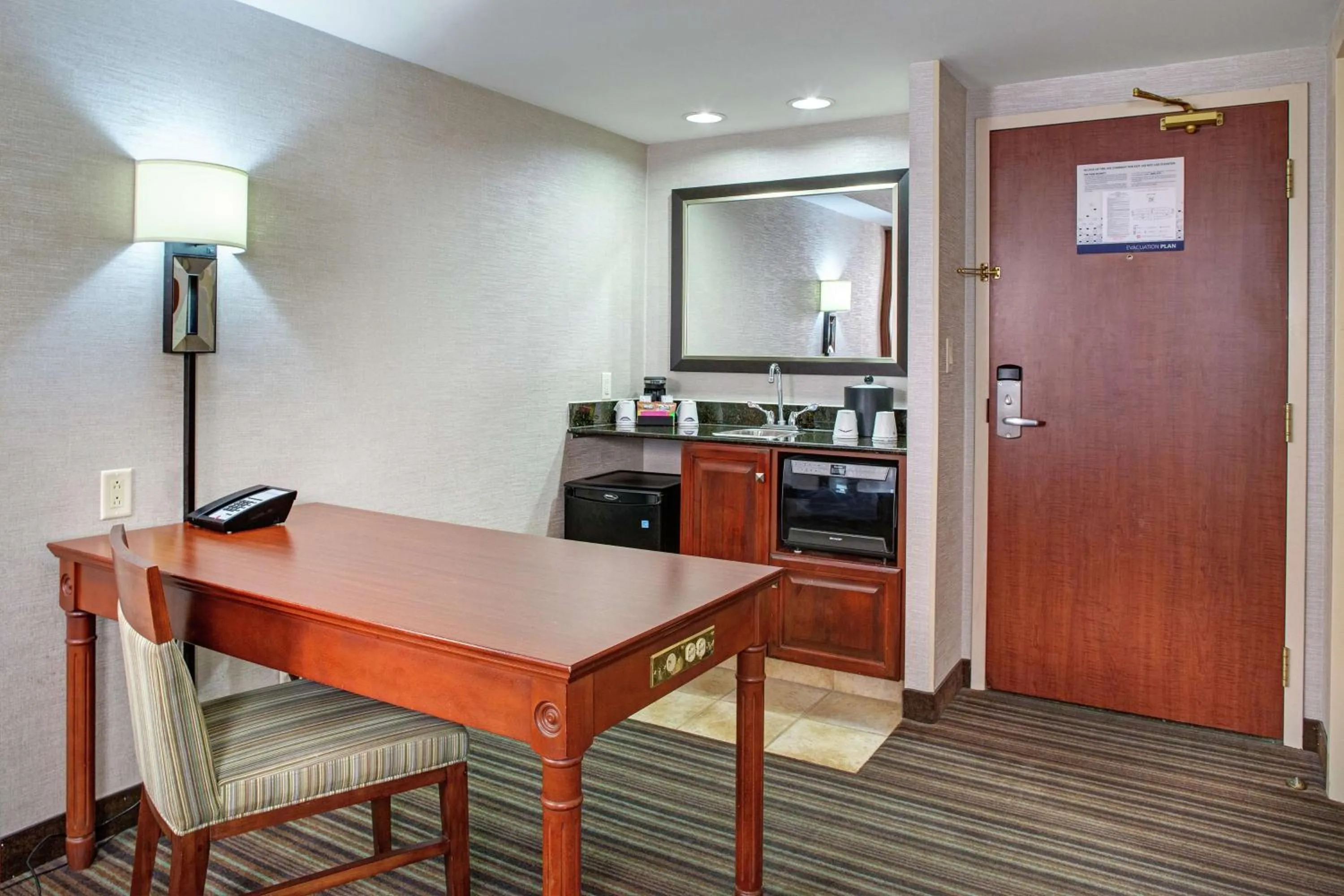 Bedroom in Hampton Inn & Suites by Hilton Toronto Airport