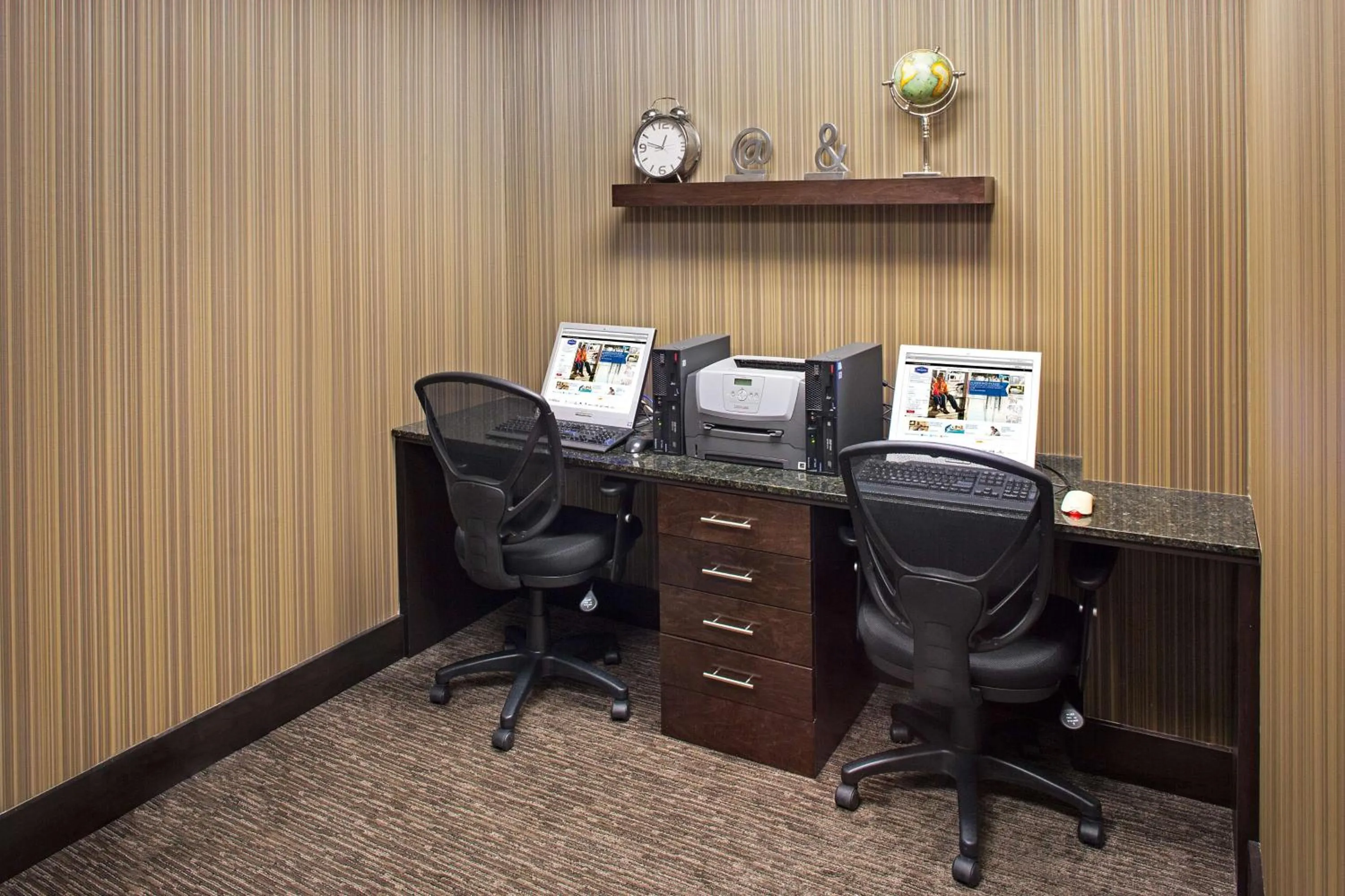 Business facilities in Hampton Inn & Suites by Hilton Toronto Airport