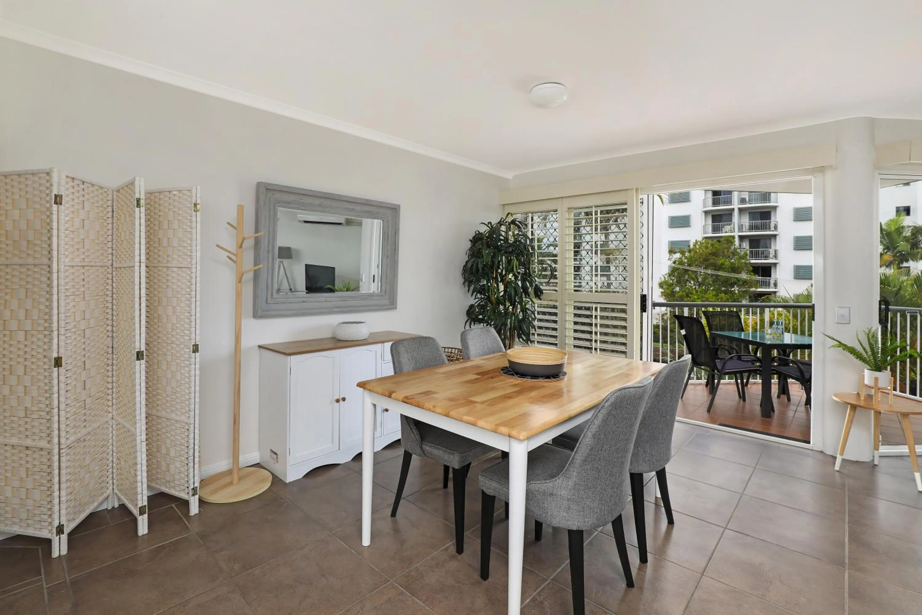 Dining area in Dockside Apartments Mooloolaba