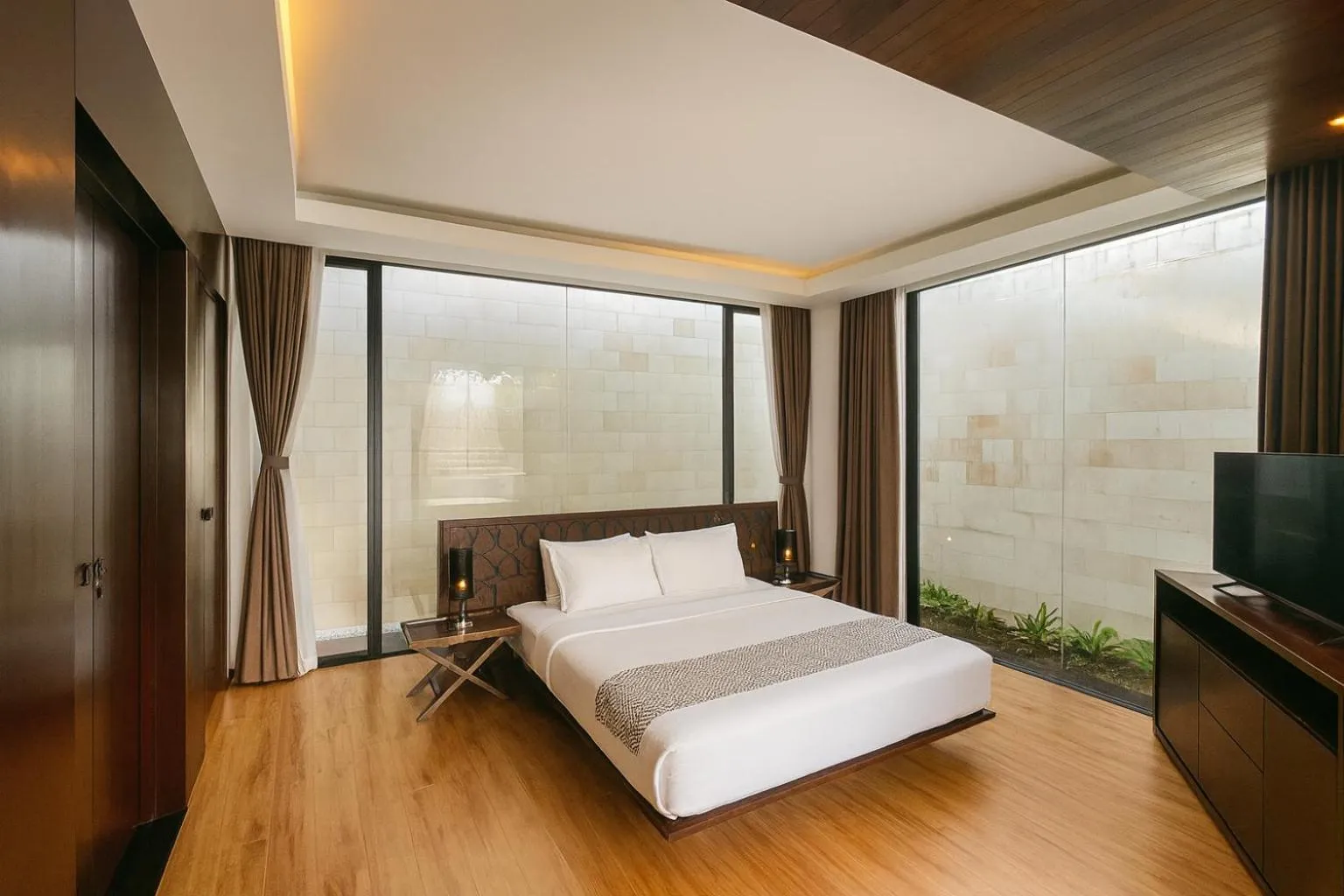 Communal lounge/ TV room, Bed in Akhyana Village