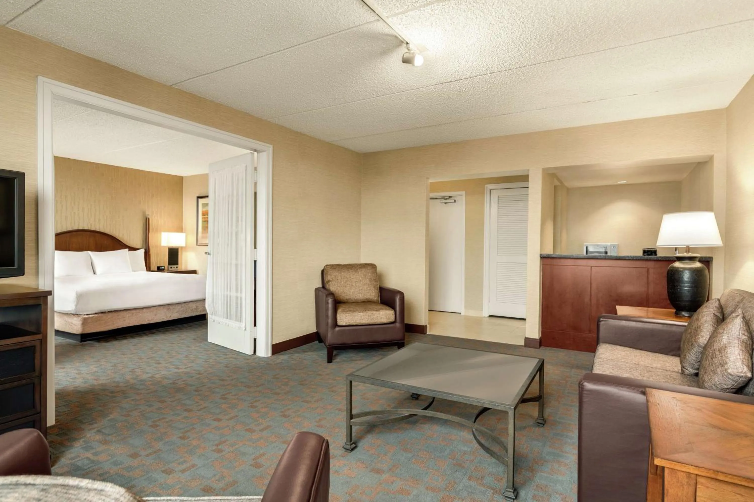 Bedroom, Bed in DoubleTree by Hilton Hotel & Executive Meeting Center Somerset