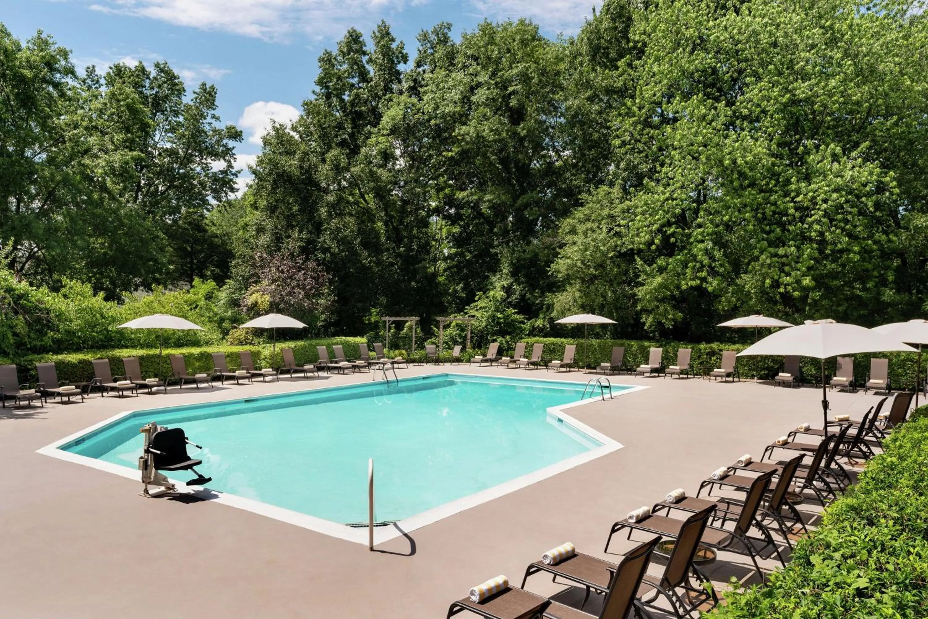 Pool view in DoubleTree by Hilton Hotel & Executive Meeting Center Somerset