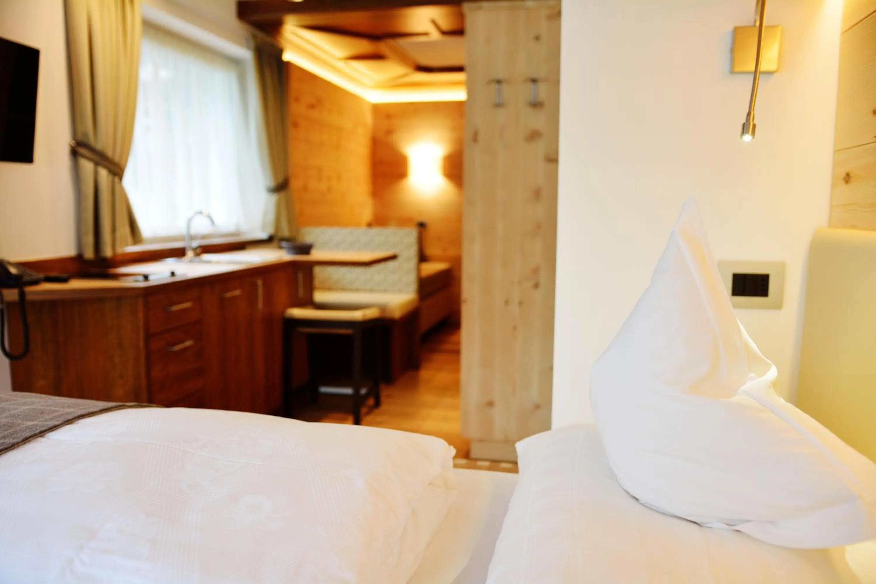 Kitchen or kitchenette, Bed in Chalet Elisabeth dolomites alpin & charme