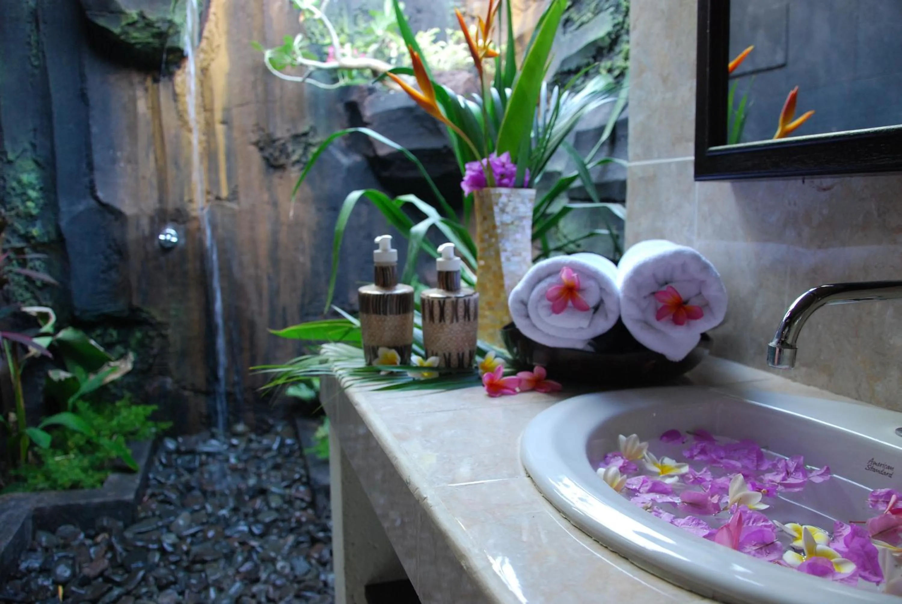 Bathroom in Trijaya Guest House Pemuteran