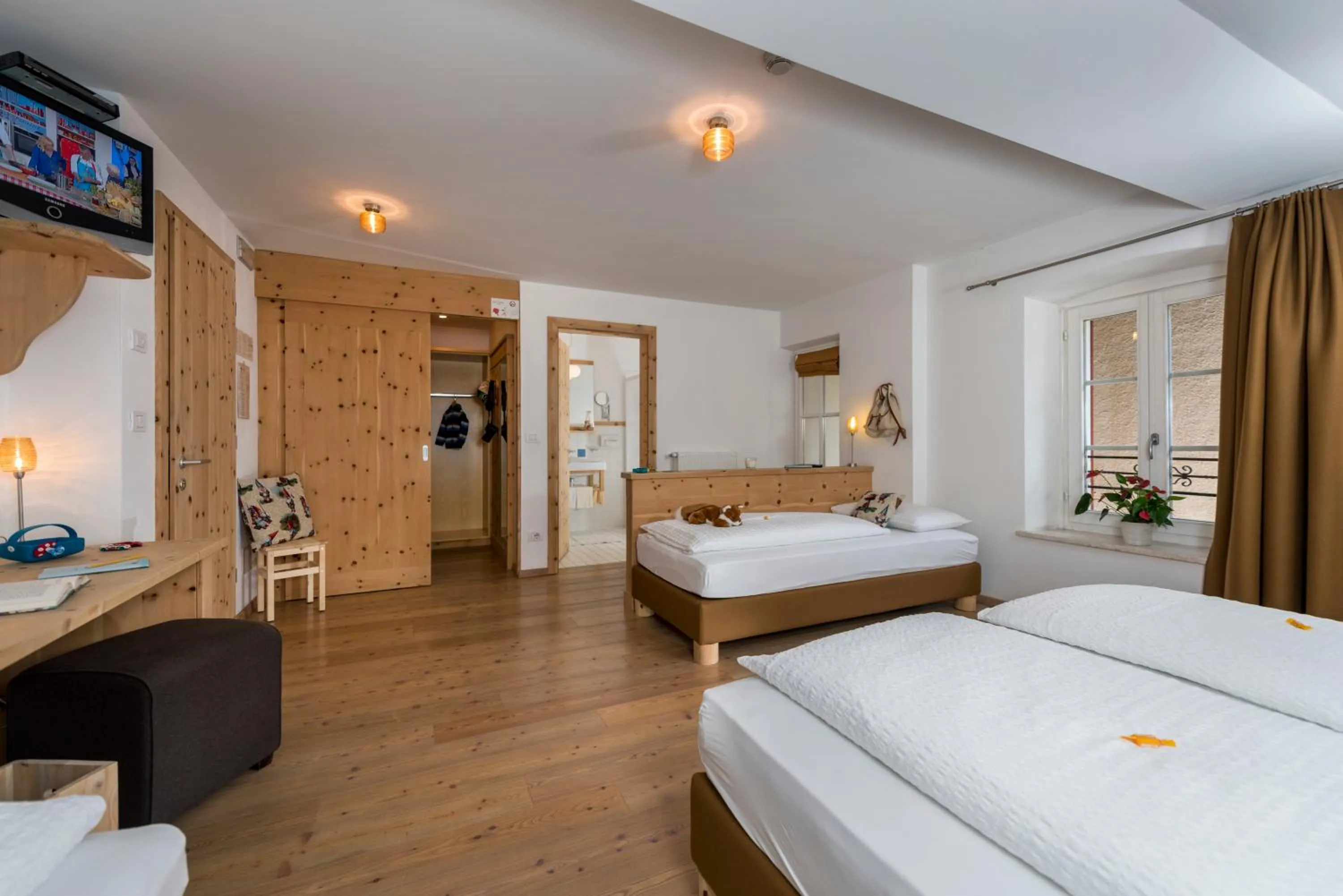 Photo of the whole room, Bed in Small & Lovely Hotel Zaluna