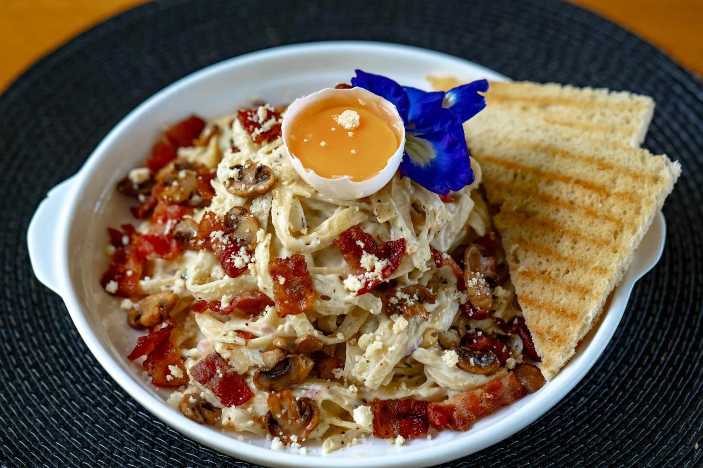 Lunch in Bamboo Surf Beach