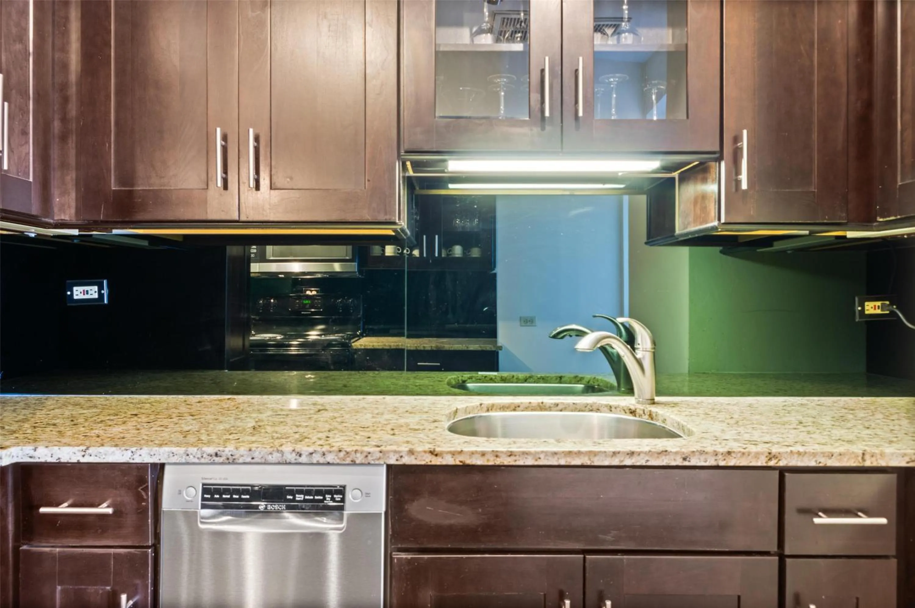 Kitchen or kitchenette in The Drake Hotel