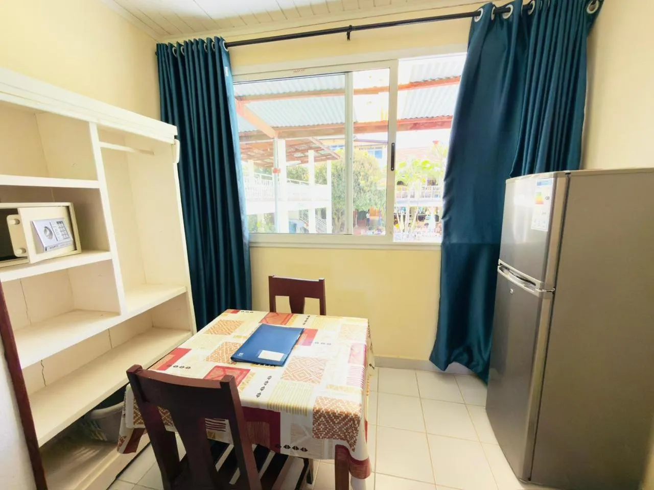 Seating area in Hôtel - Appartement meublé " LES FLOTS BLEU "